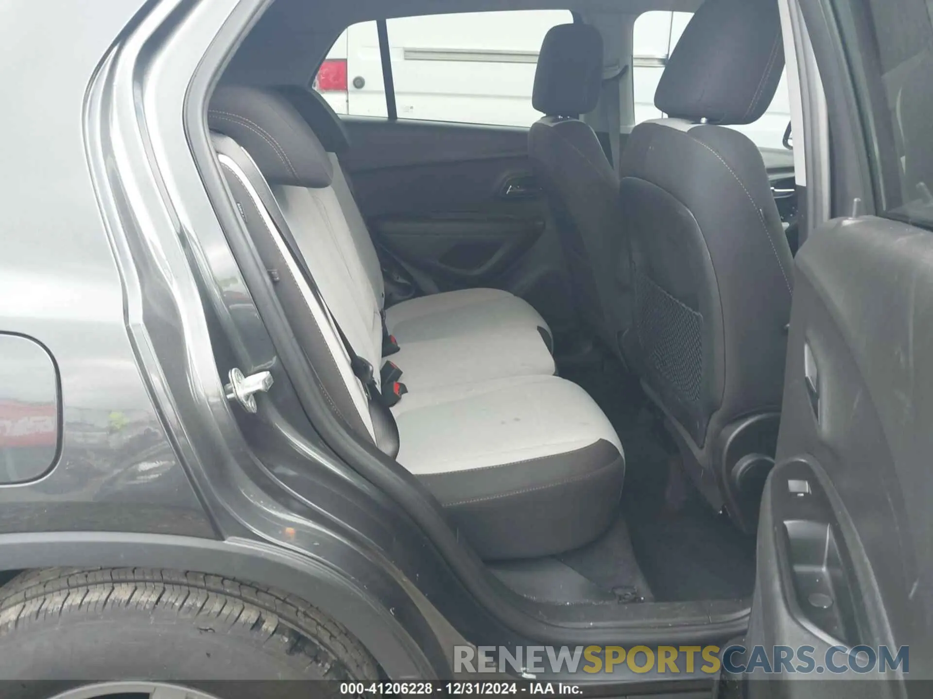 8 Photograph of a damaged car 3GNCJKSB3LL185308 CHEVROLET TRAX 2020