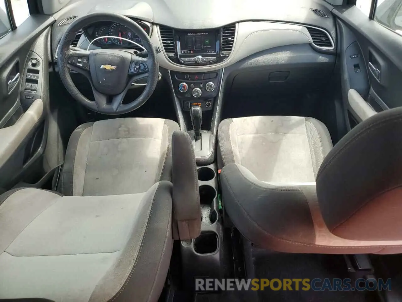 8 Photograph of a damaged car 3GNCJKSB3LL194784 CHEVROLET TRAX 2020
