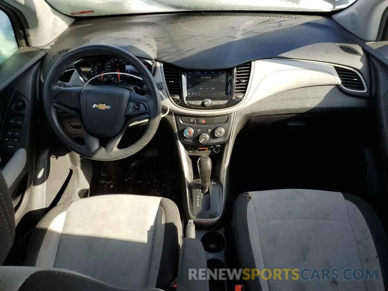 8 Photograph of a damaged car 3GNCJKSB3LL219117 CHEVROLET TRAX 2020