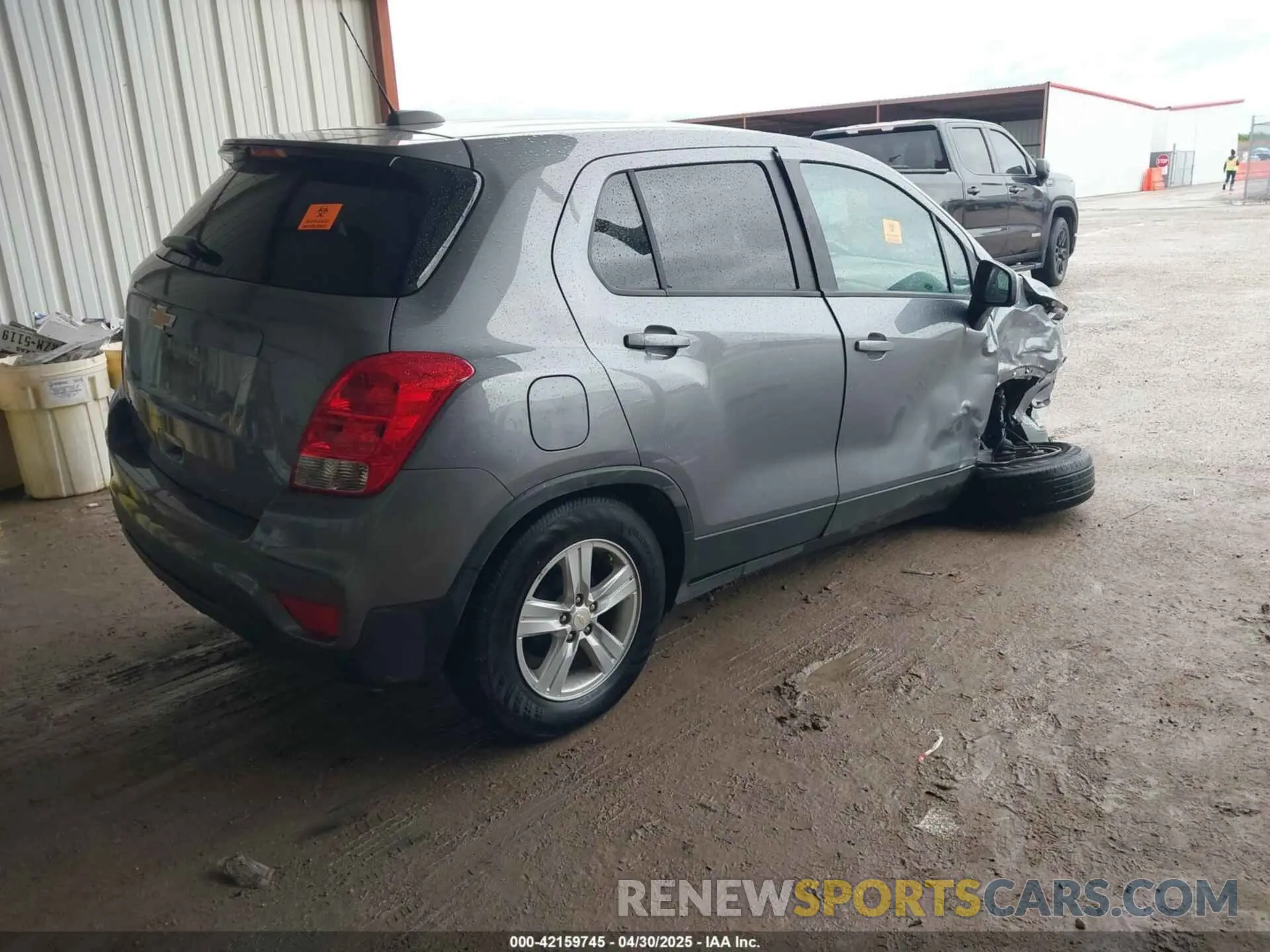 4 Photograph of a damaged car 3GNCJKSB3LL293007 CHEVROLET TRAX 2020