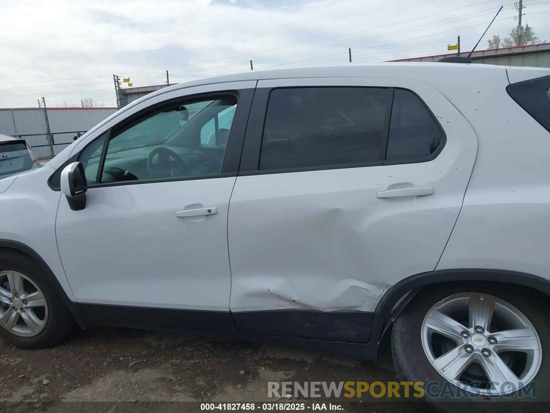 13 Photograph of a damaged car 3GNCJKSB3LL327950 CHEVROLET TRAX 2020
