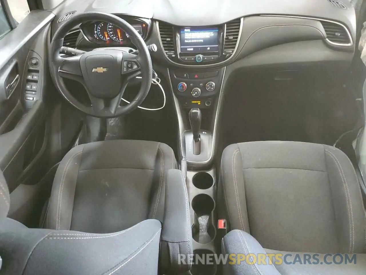 8 Photograph of a damaged car 3GNCJKSB4LL129040 CHEVROLET TRAX 2020