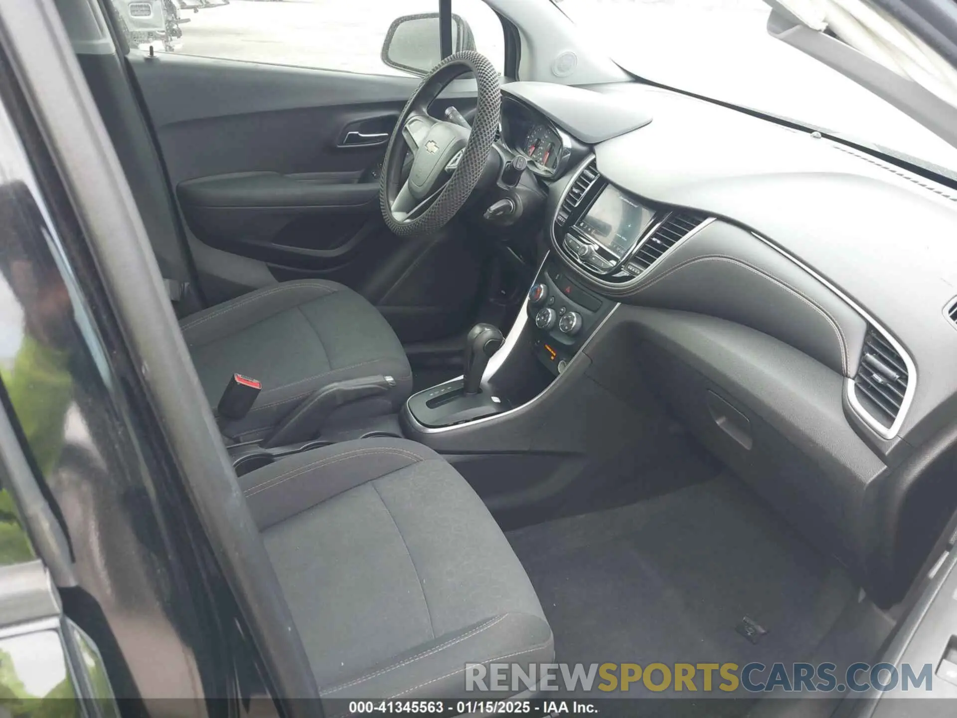 5 Photograph of a damaged car 3GNCJKSB4LL132925 CHEVROLET TRAX 2020