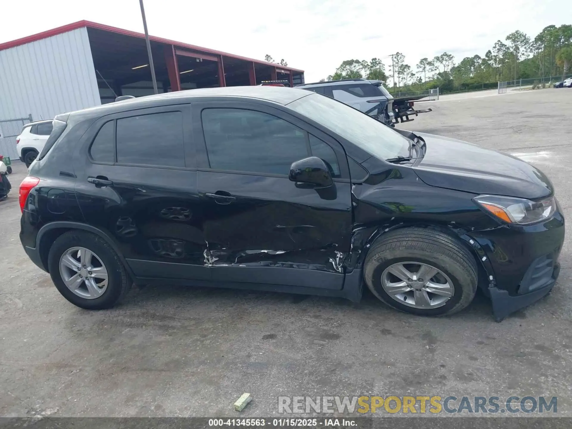 6 Photograph of a damaged car 3GNCJKSB4LL132925 CHEVROLET TRAX 2020