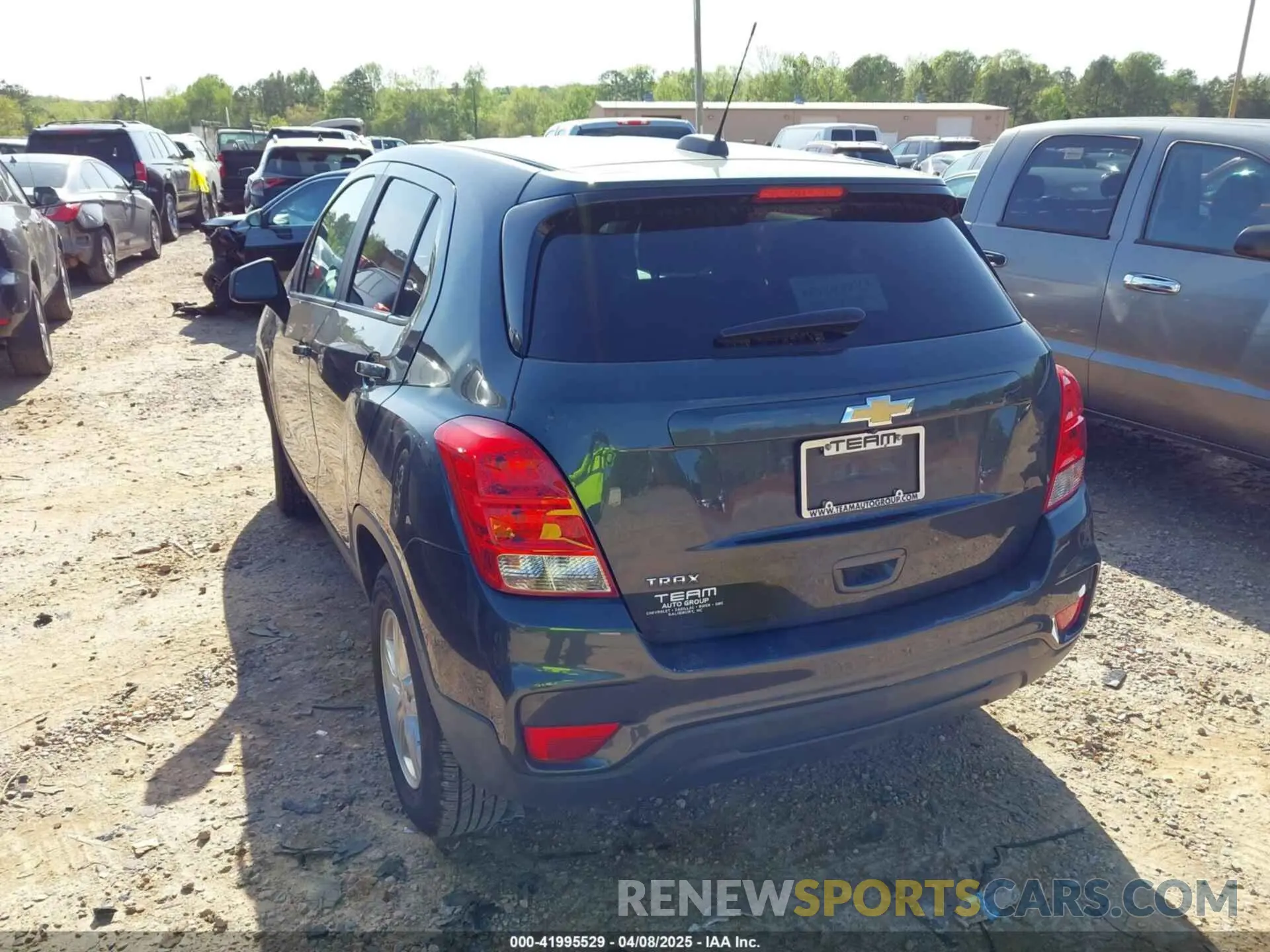 3 Photograph of a damaged car 3GNCJKSB4LL214637 CHEVROLET TRAX 2020