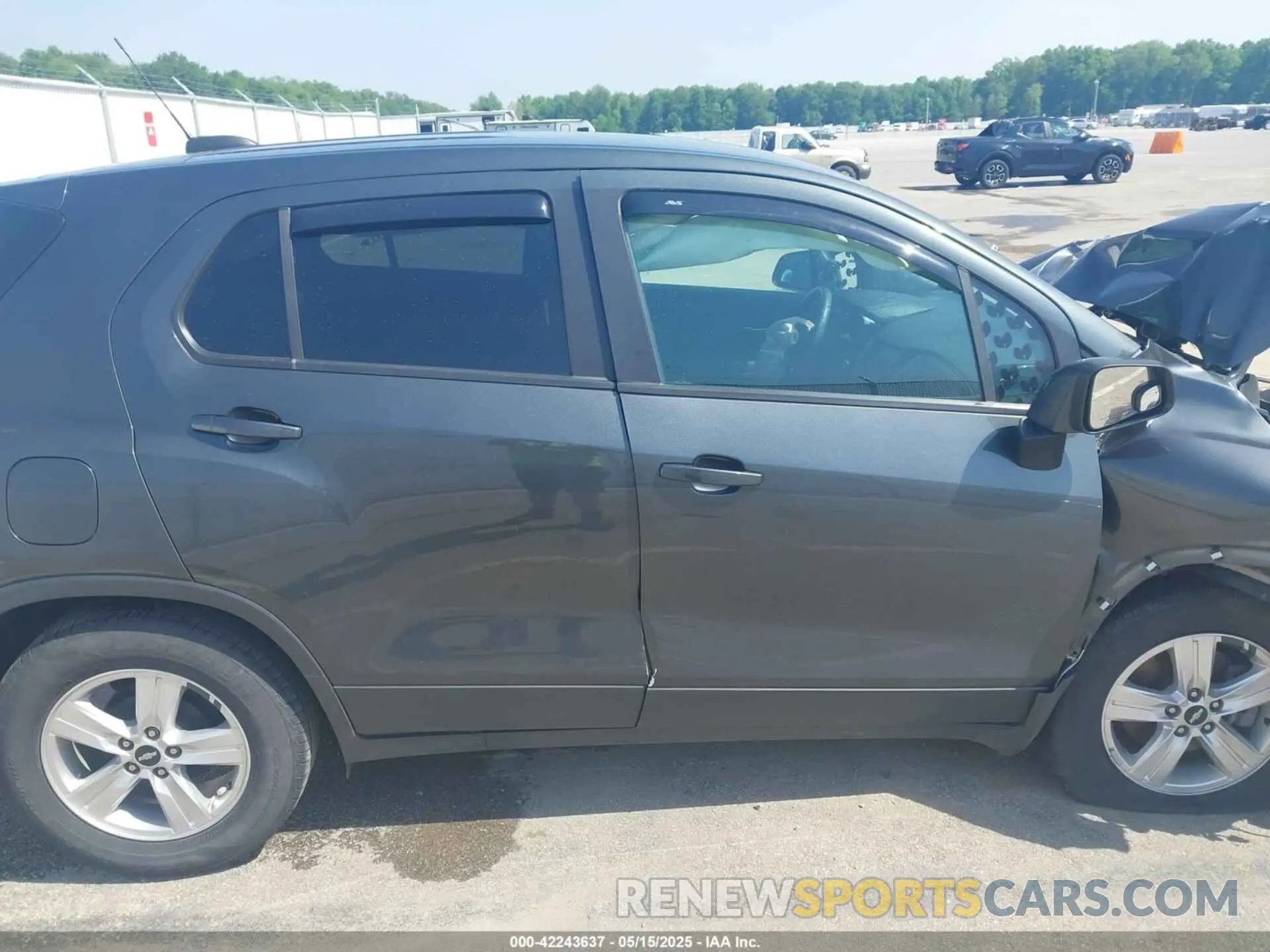 14 Photograph of a damaged car 3GNCJKSB4LL273803 CHEVROLET TRAX 2020