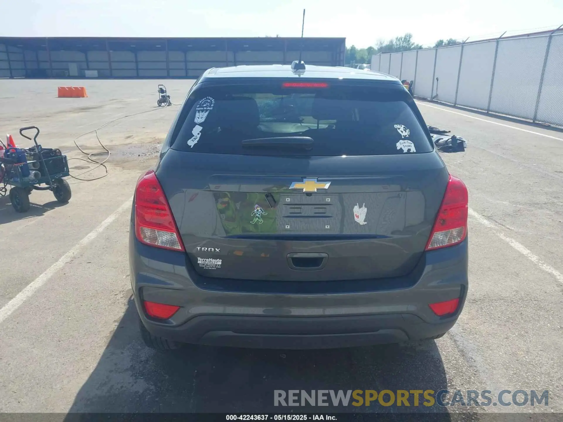 17 Photograph of a damaged car 3GNCJKSB4LL273803 CHEVROLET TRAX 2020
