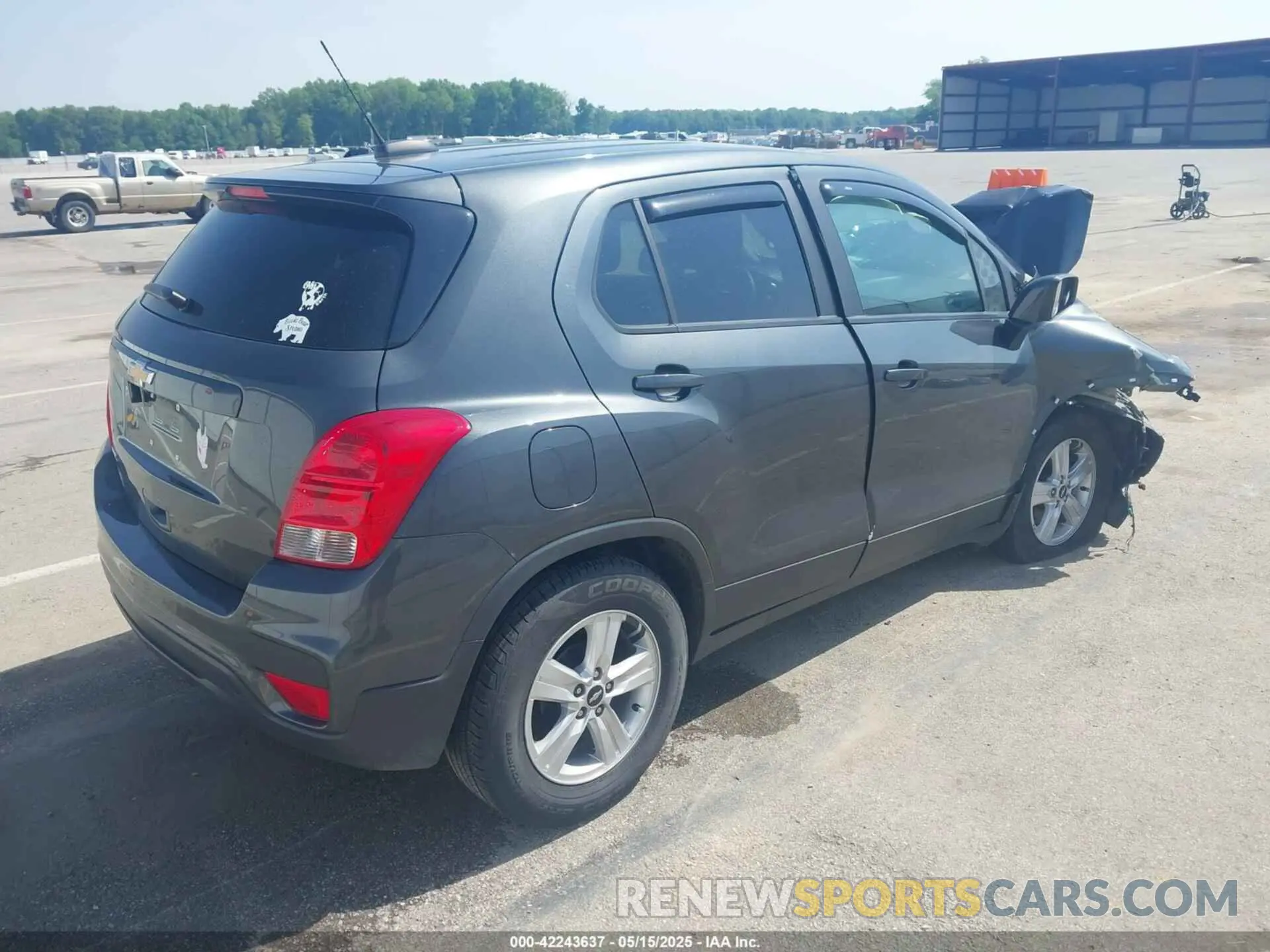 4 Photograph of a damaged car 3GNCJKSB4LL273803 CHEVROLET TRAX 2020