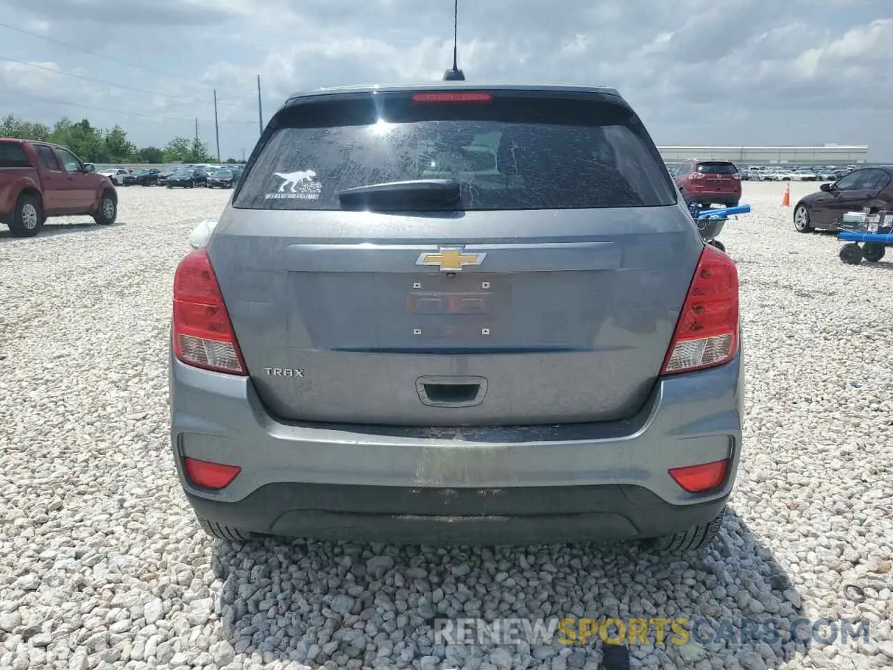6 Photograph of a damaged car 3GNCJKSB4LL276409 CHEVROLET TRAX 2020