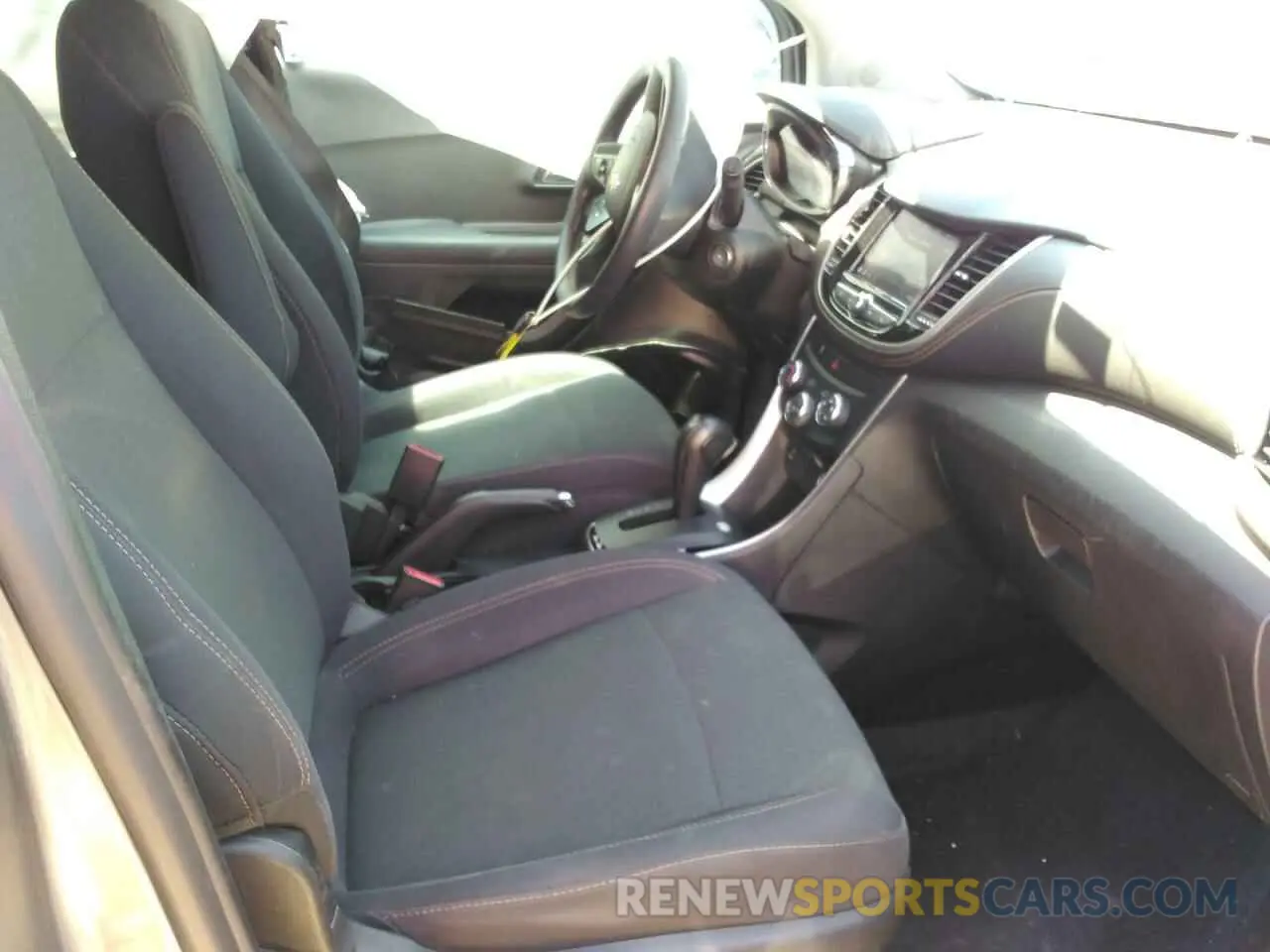 7 Photograph of a damaged car 3GNCJKSB4LL276409 CHEVROLET TRAX 2020