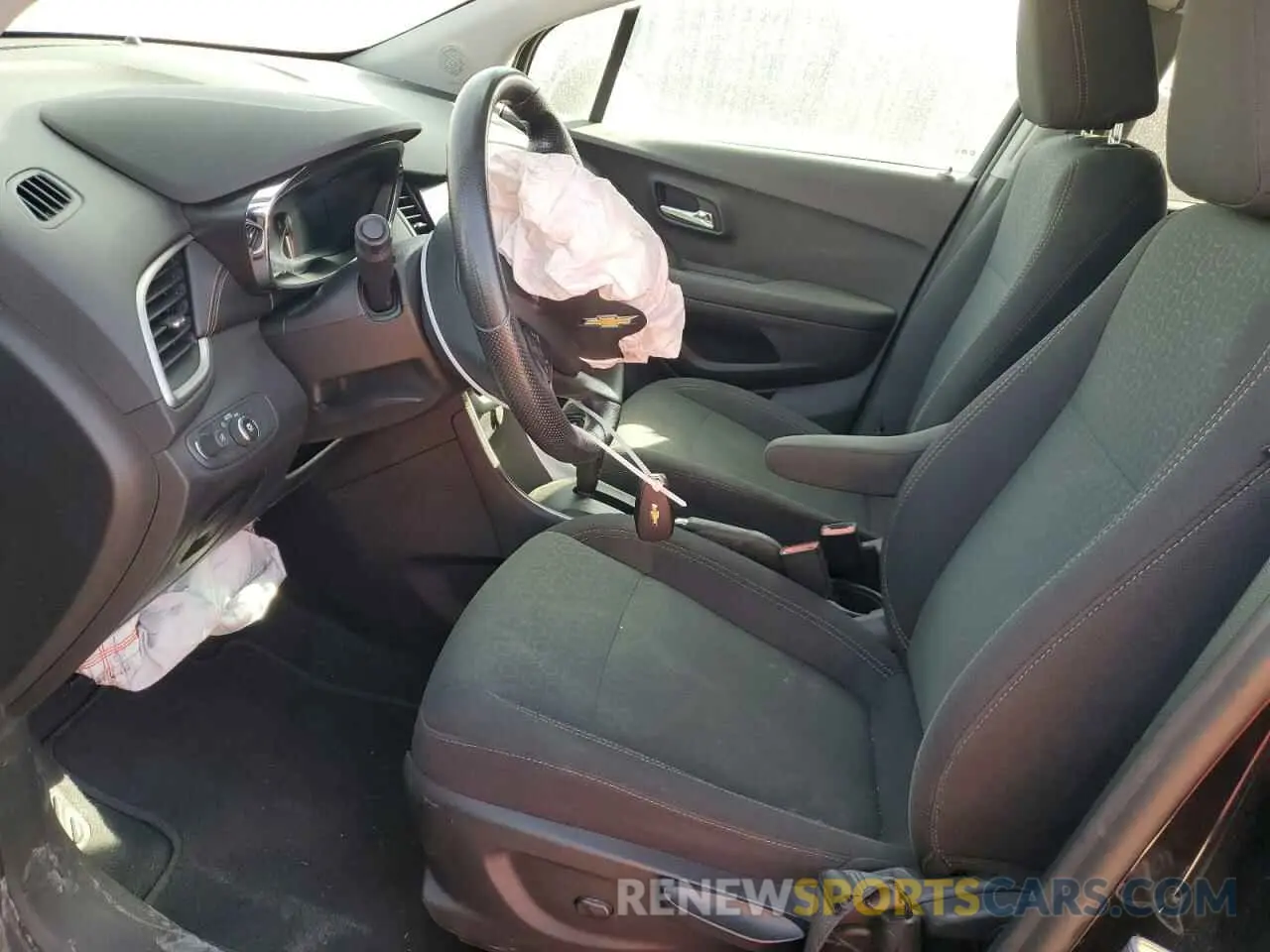 7 Photograph of a damaged car 3GNCJKSB4LL292805 CHEVROLET TRAX 2020