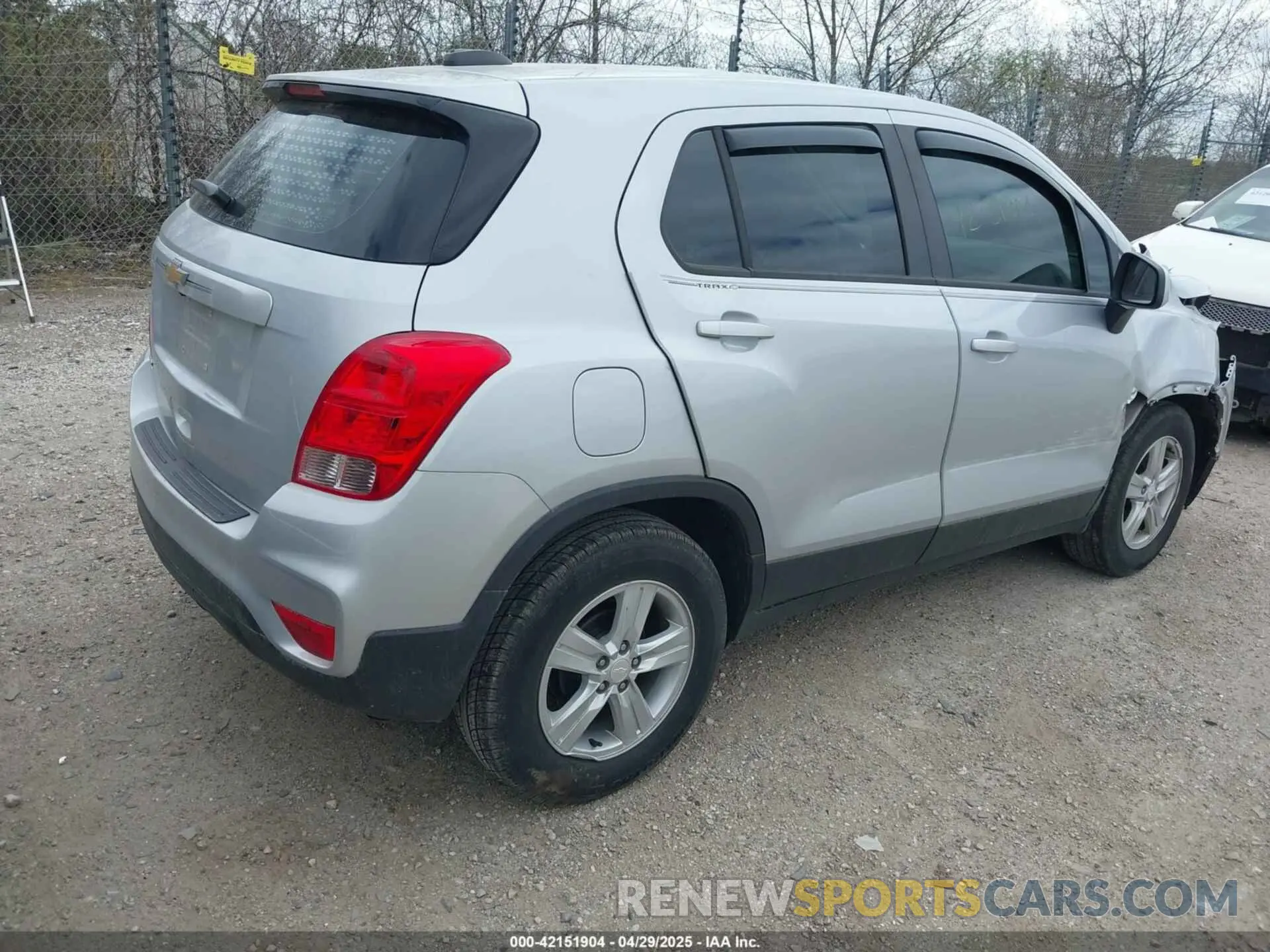 4 Photograph of a damaged car 3GNCJKSB4LL305522 CHEVROLET TRAX 2020
