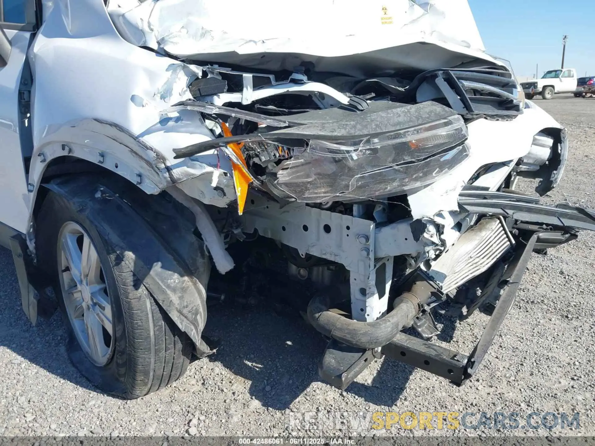 6 Photograph of a damaged car 3GNCJKSB4LL332316 CHEVROLET TRAX 2020