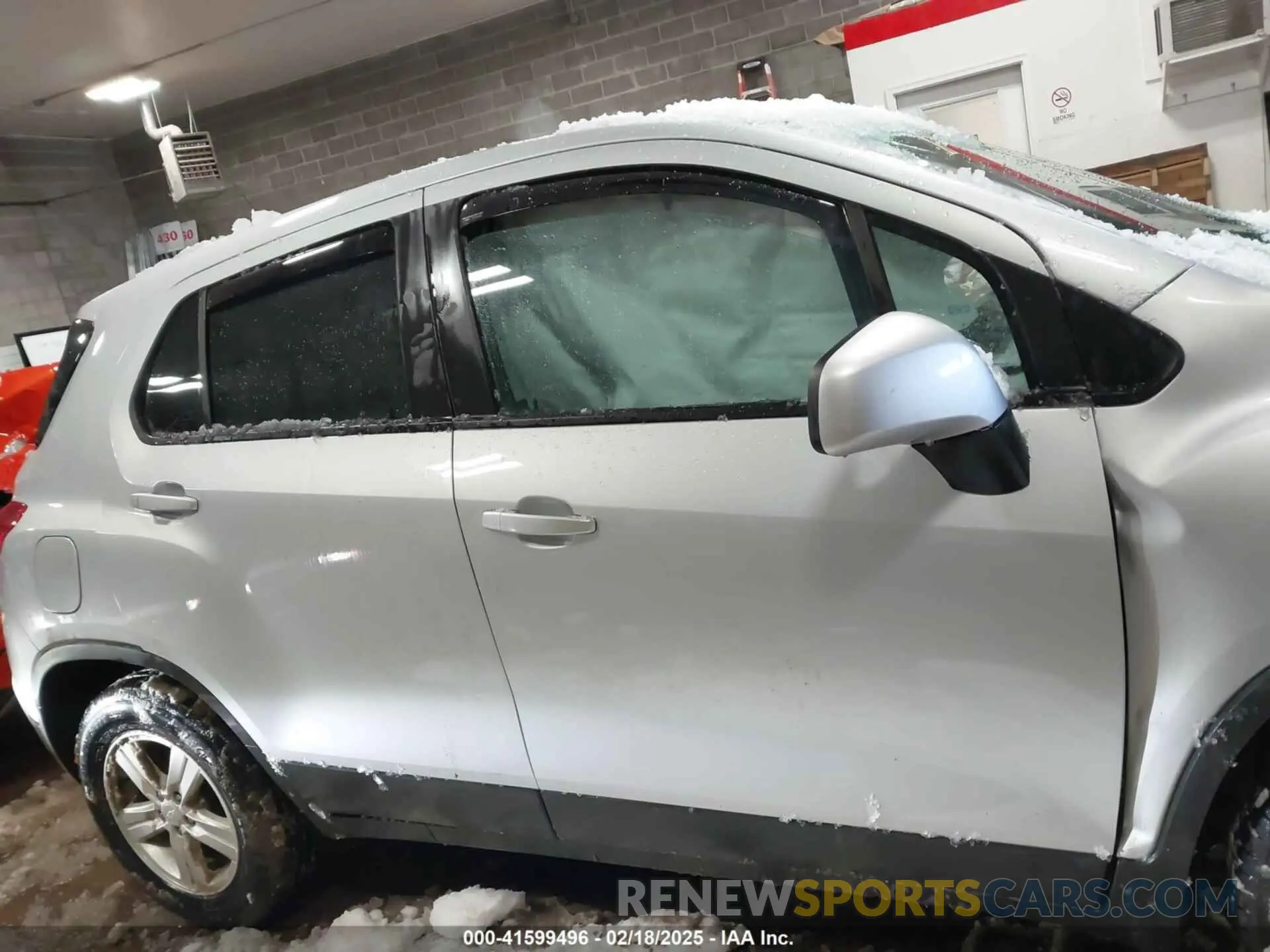 13 Photograph of a damaged car 3GNCJKSB4LL338360 CHEVROLET TRAX 2020