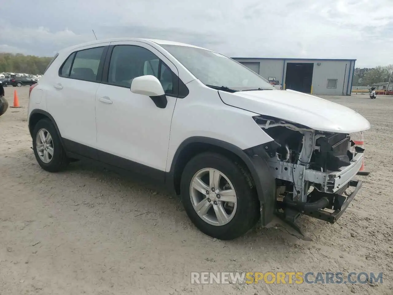 4 Photograph of a damaged car 3GNCJKSB5LL122534 CHEVROLET TRAX 2020