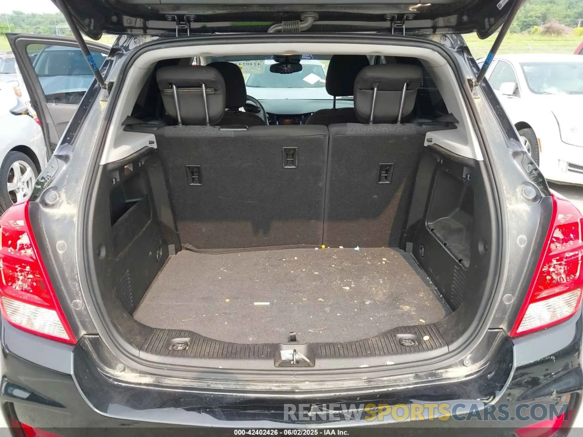 17 Photograph of a damaged car 3GNCJKSB5LL122632 CHEVROLET TRAX 2020