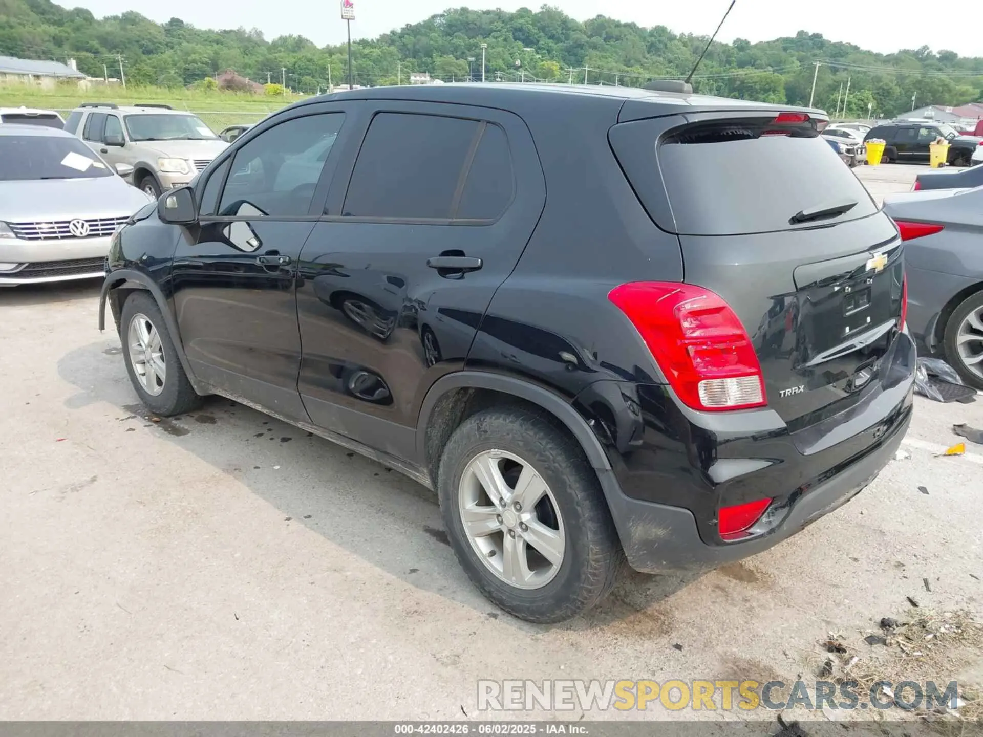 3 Photograph of a damaged car 3GNCJKSB5LL122632 CHEVROLET TRAX 2020