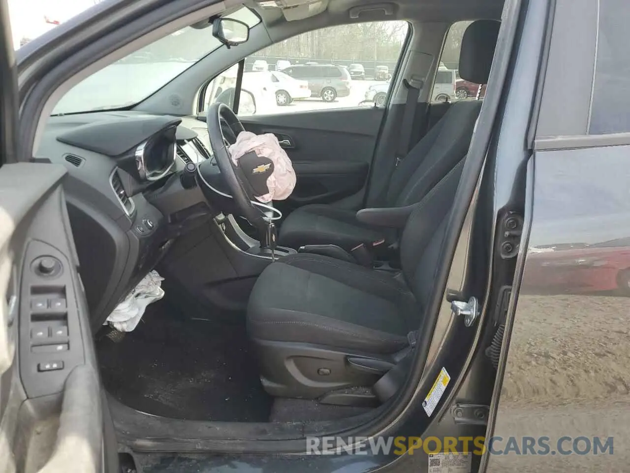 7 Photograph of a damaged car 3GNCJKSB5LL184273 CHEVROLET TRAX 2020