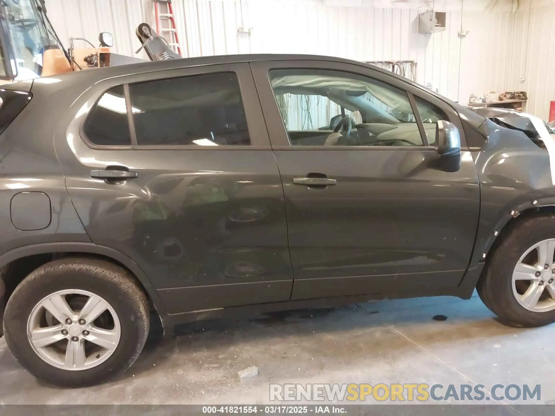 13 Photograph of a damaged car 3GNCJKSB5LL197234 CHEVROLET TRAX 2020