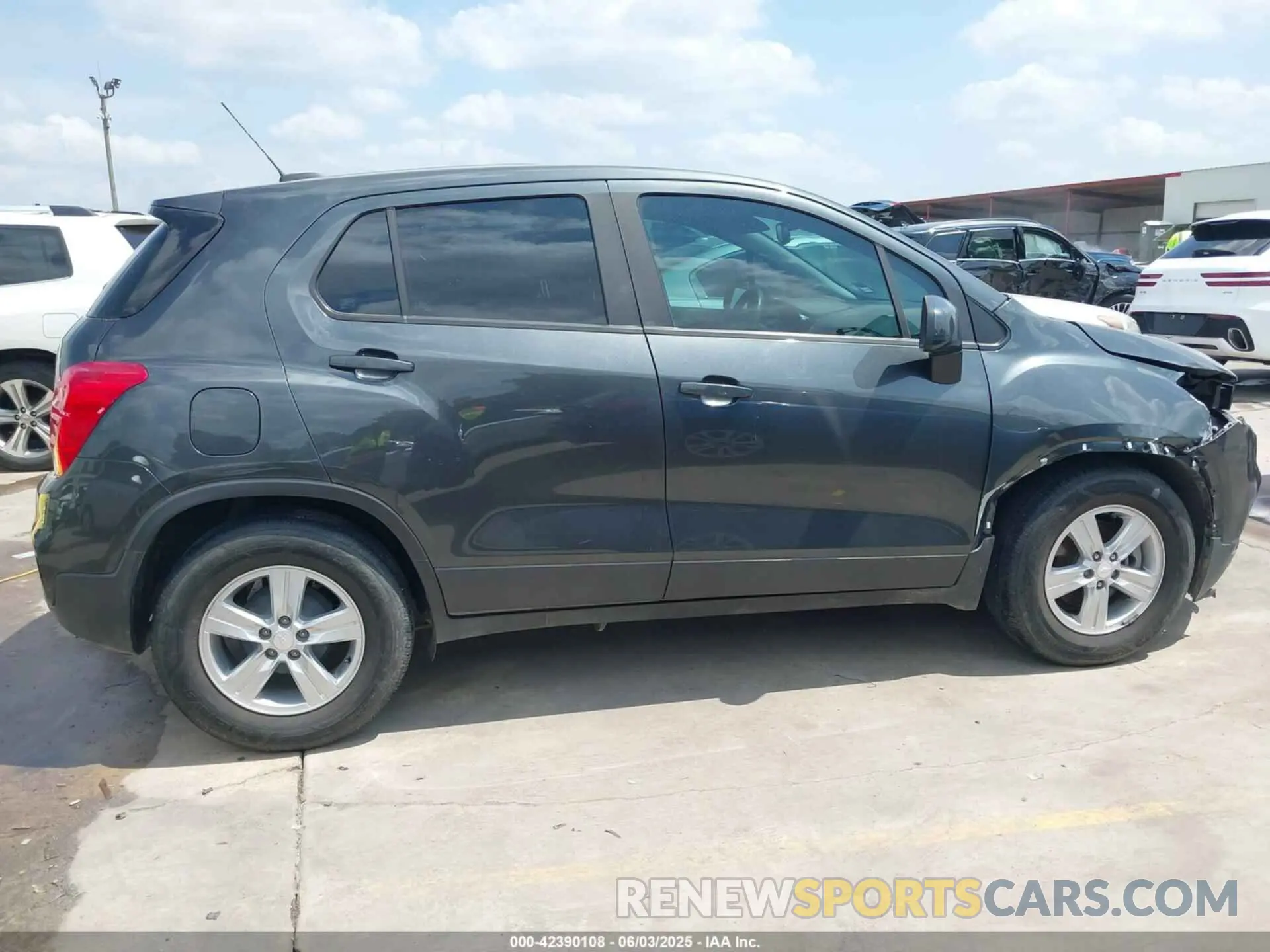 14 Photograph of a damaged car 3GNCJKSB5LL248117 CHEVROLET TRAX 2020