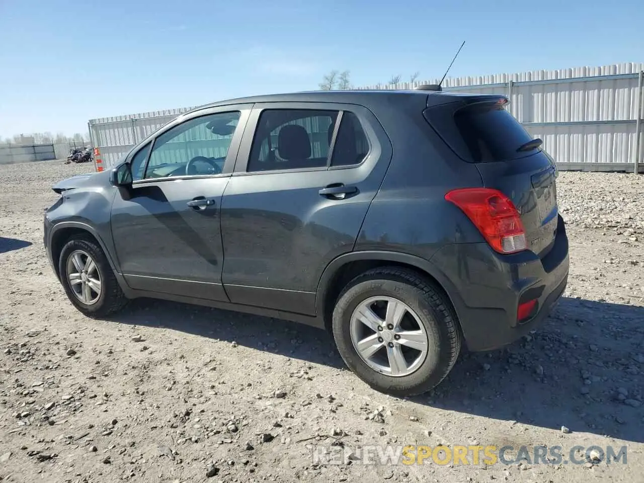 2 Photograph of a damaged car 3GNCJKSB6LL191832 CHEVROLET TRAX 2020