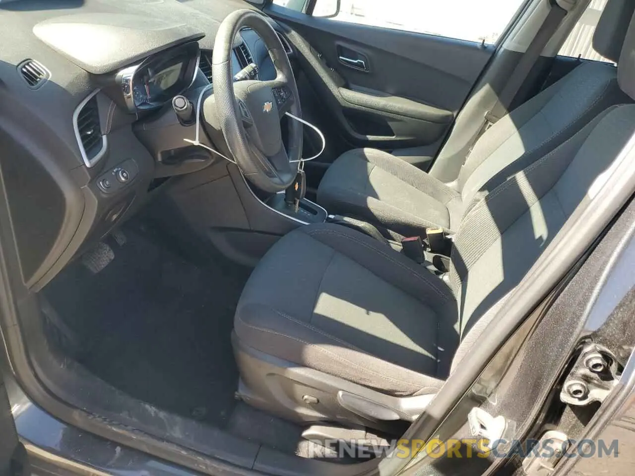 7 Photograph of a damaged car 3GNCJKSB6LL191832 CHEVROLET TRAX 2020