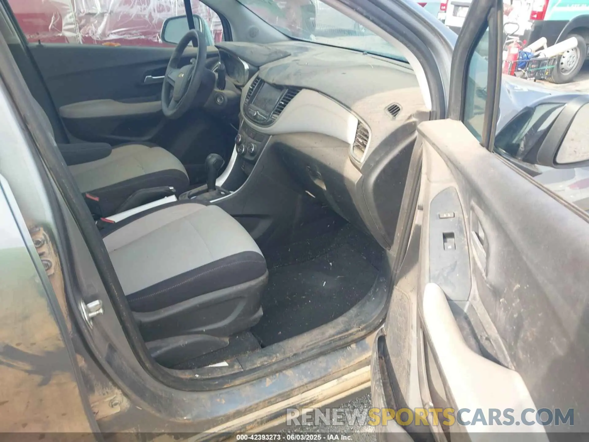 5 Photograph of a damaged car 3GNCJKSB6LL205356 CHEVROLET TRAX 2020