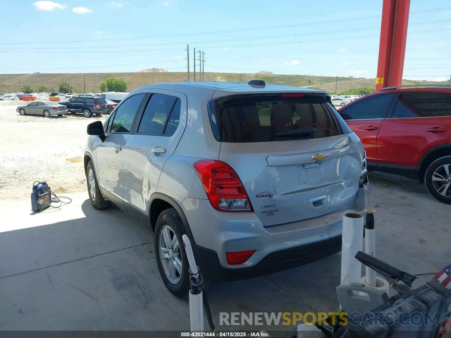 3 Photograph of a damaged car 3GNCJKSB6LL213456 CHEVROLET TRAX 2020
