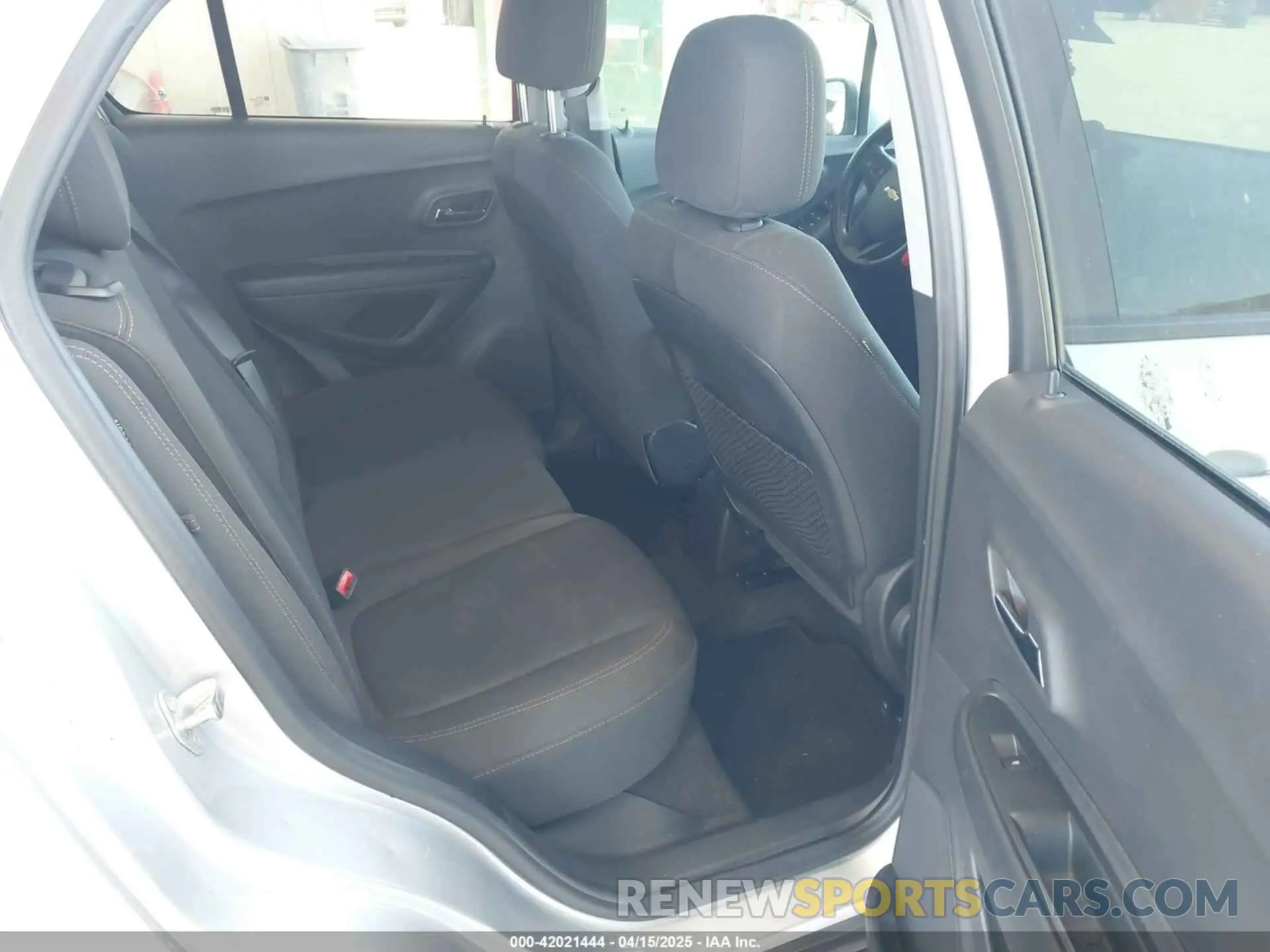8 Photograph of a damaged car 3GNCJKSB6LL213456 CHEVROLET TRAX 2020