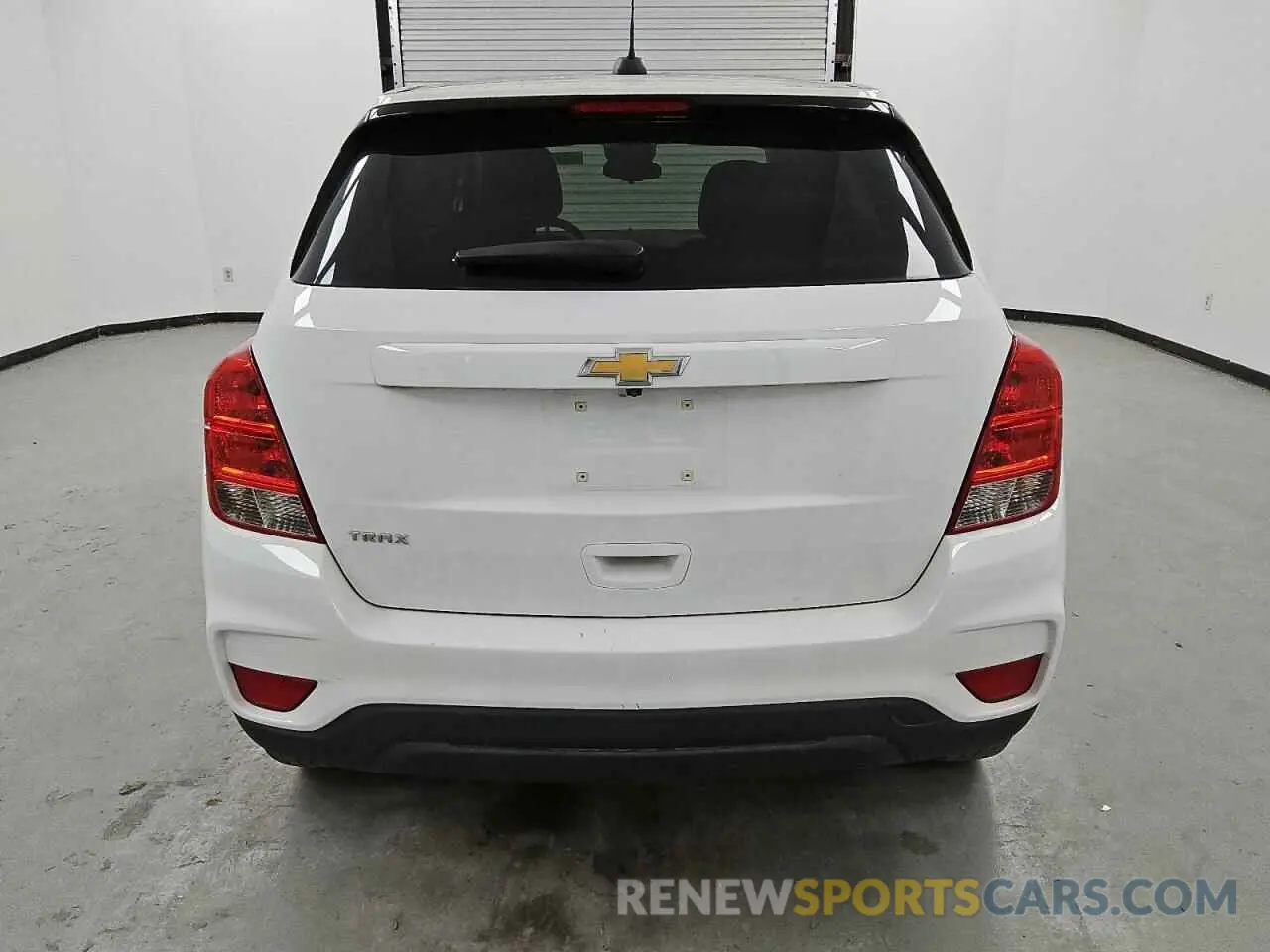6 Photograph of a damaged car 3GNCJKSB6LL334729 CHEVROLET TRAX 2020
