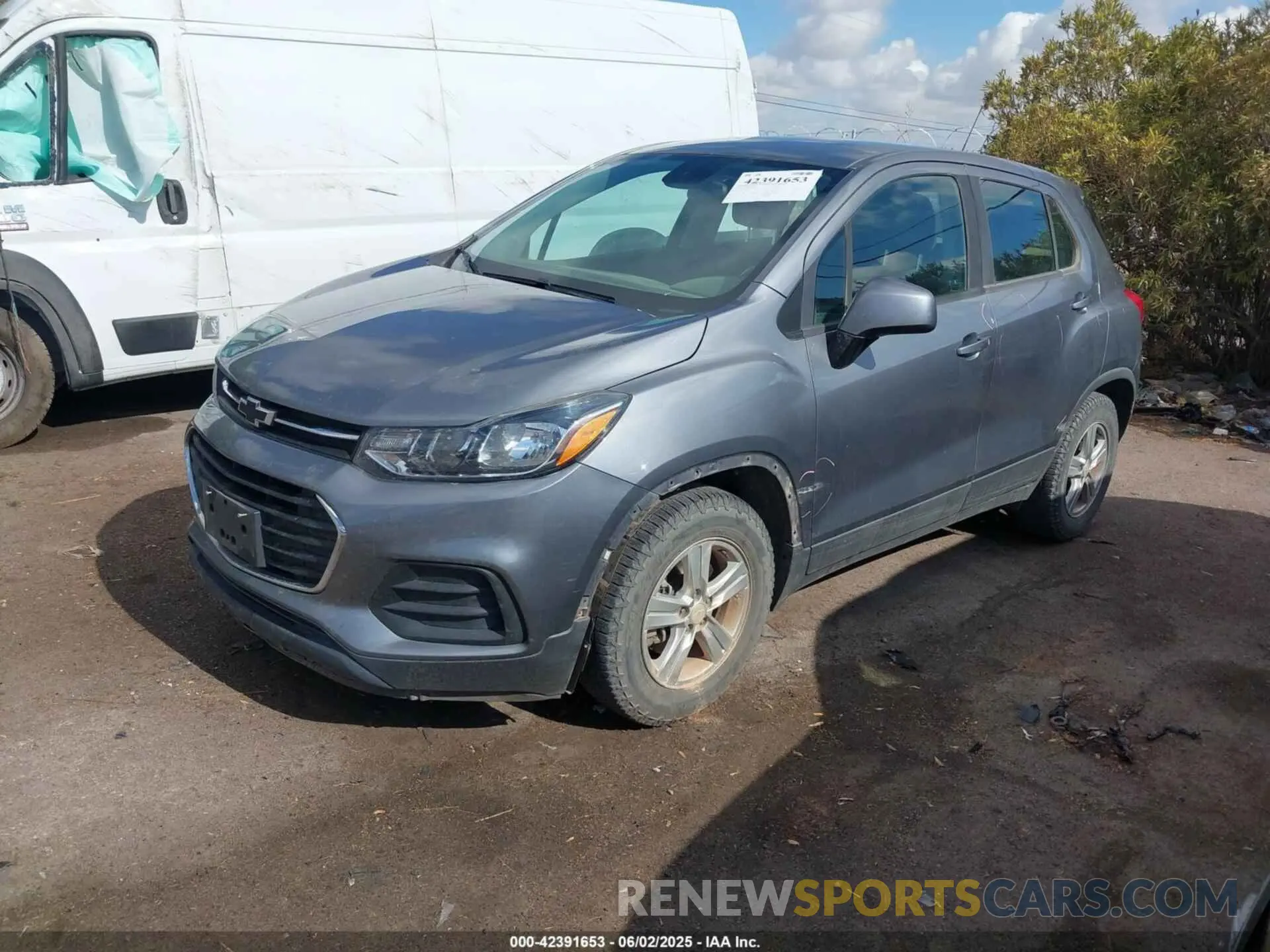 2 Photograph of a damaged car 3GNCJKSB7LL154143 CHEVROLET TRAX 2020