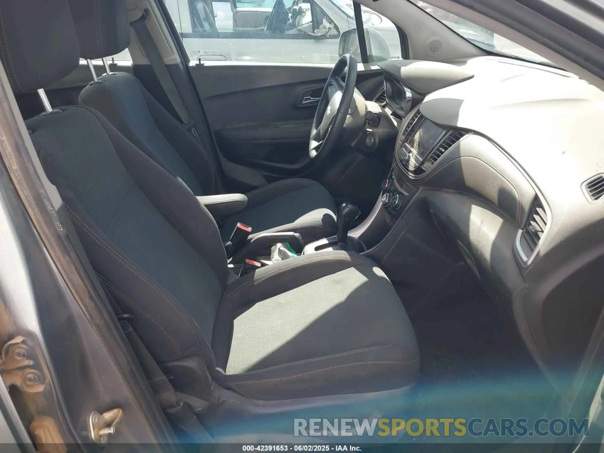 5 Photograph of a damaged car 3GNCJKSB7LL154143 CHEVROLET TRAX 2020
