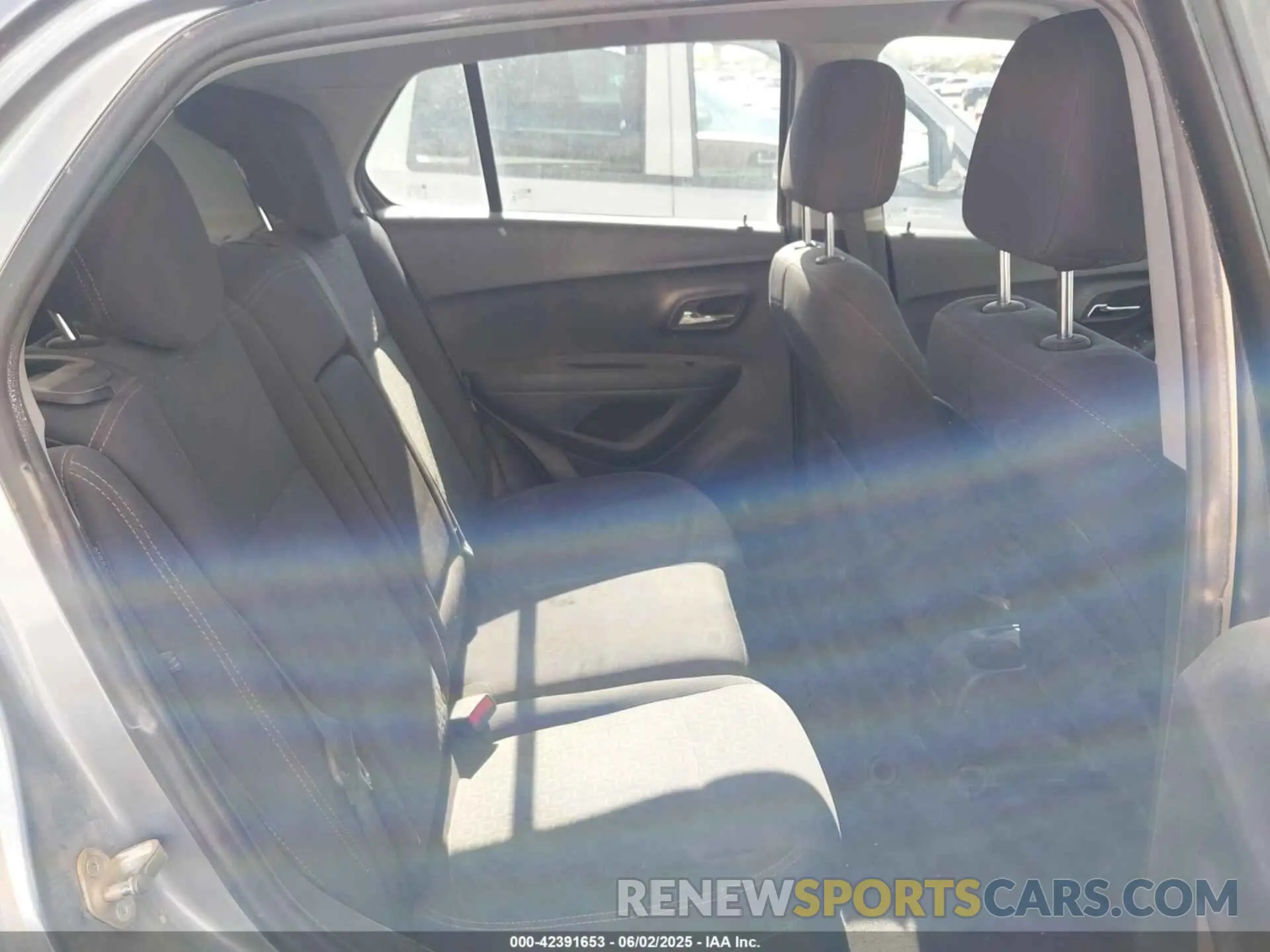 8 Photograph of a damaged car 3GNCJKSB7LL154143 CHEVROLET TRAX 2020