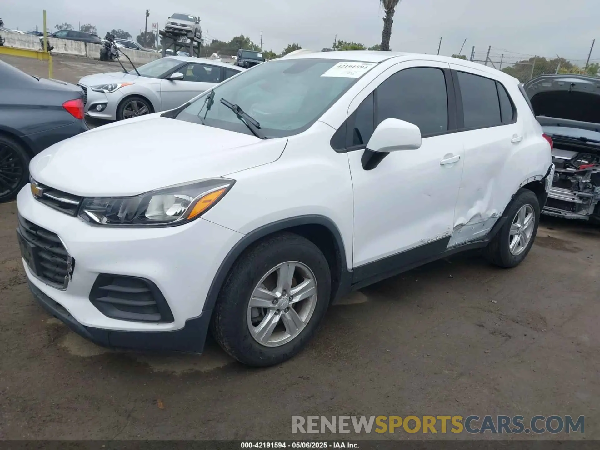 2 Photograph of a damaged car 3GNCJKSB7LL171573 CHEVROLET TRAX 2020