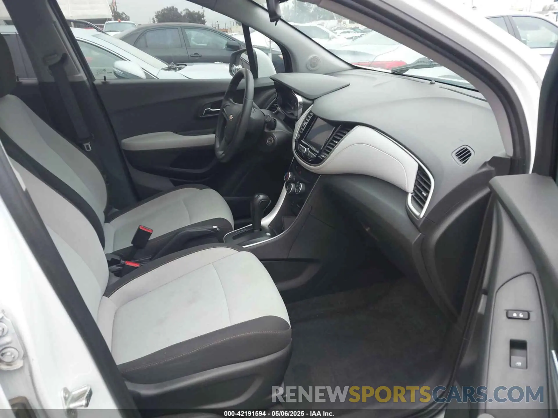 5 Photograph of a damaged car 3GNCJKSB7LL171573 CHEVROLET TRAX 2020