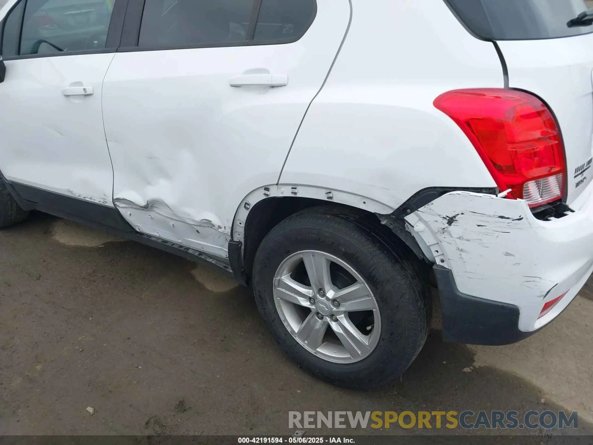6 Photograph of a damaged car 3GNCJKSB7LL171573 CHEVROLET TRAX 2020