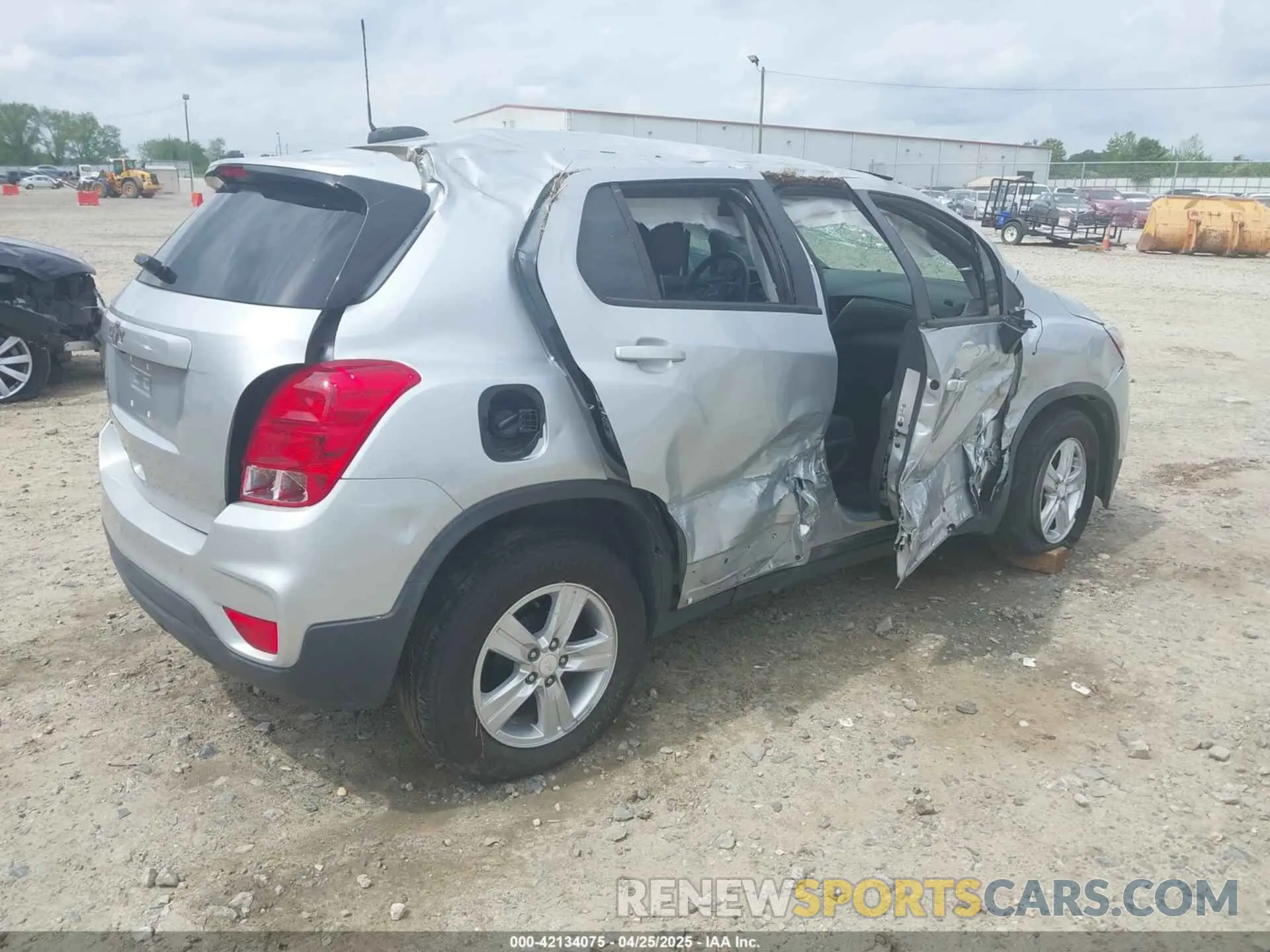4 Photograph of a damaged car 3GNCJKSB7LL201476 CHEVROLET TRAX 2020