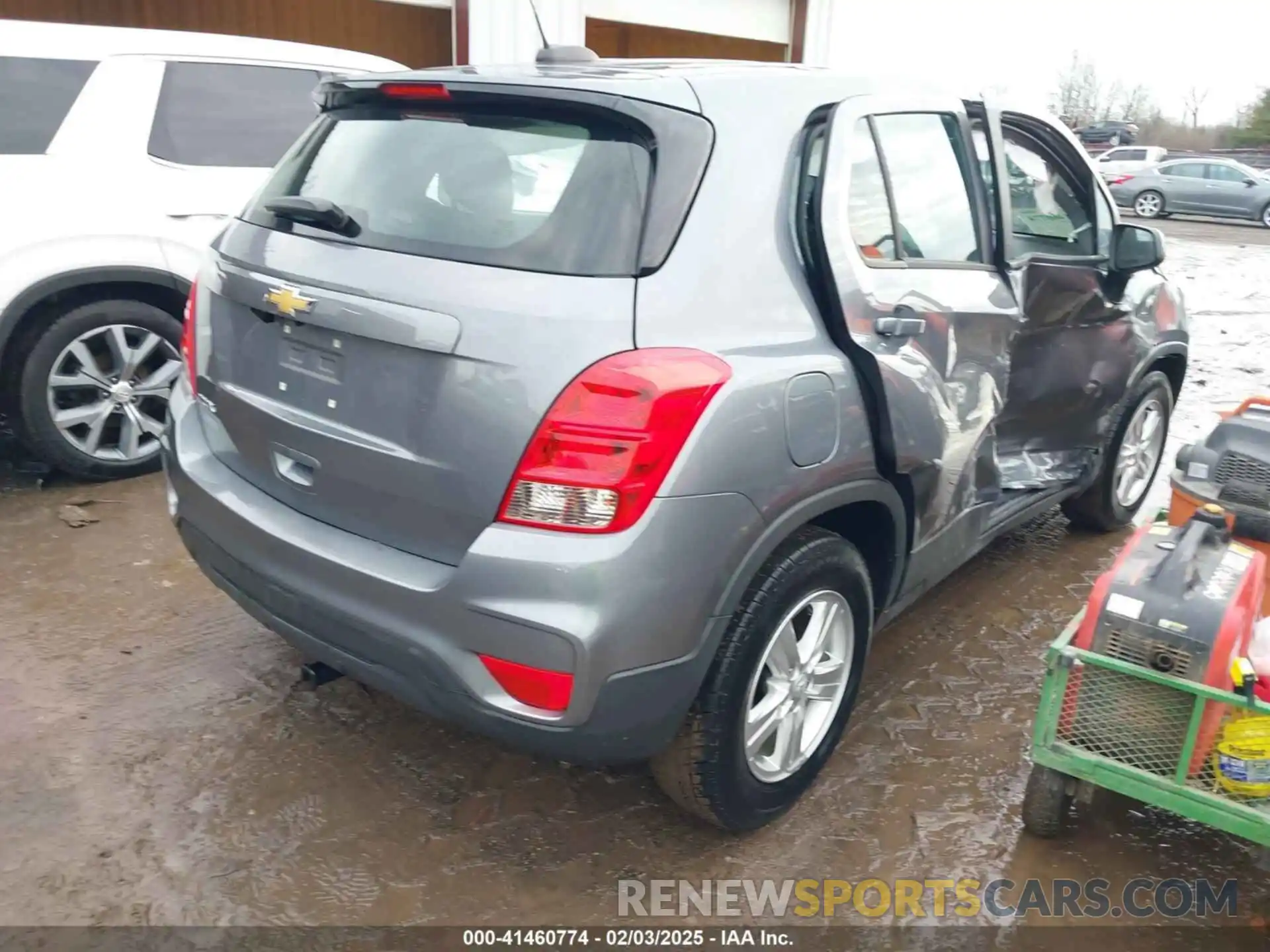 4 Photograph of a damaged car 3GNCJKSB8LL134645 CHEVROLET TRAX 2020