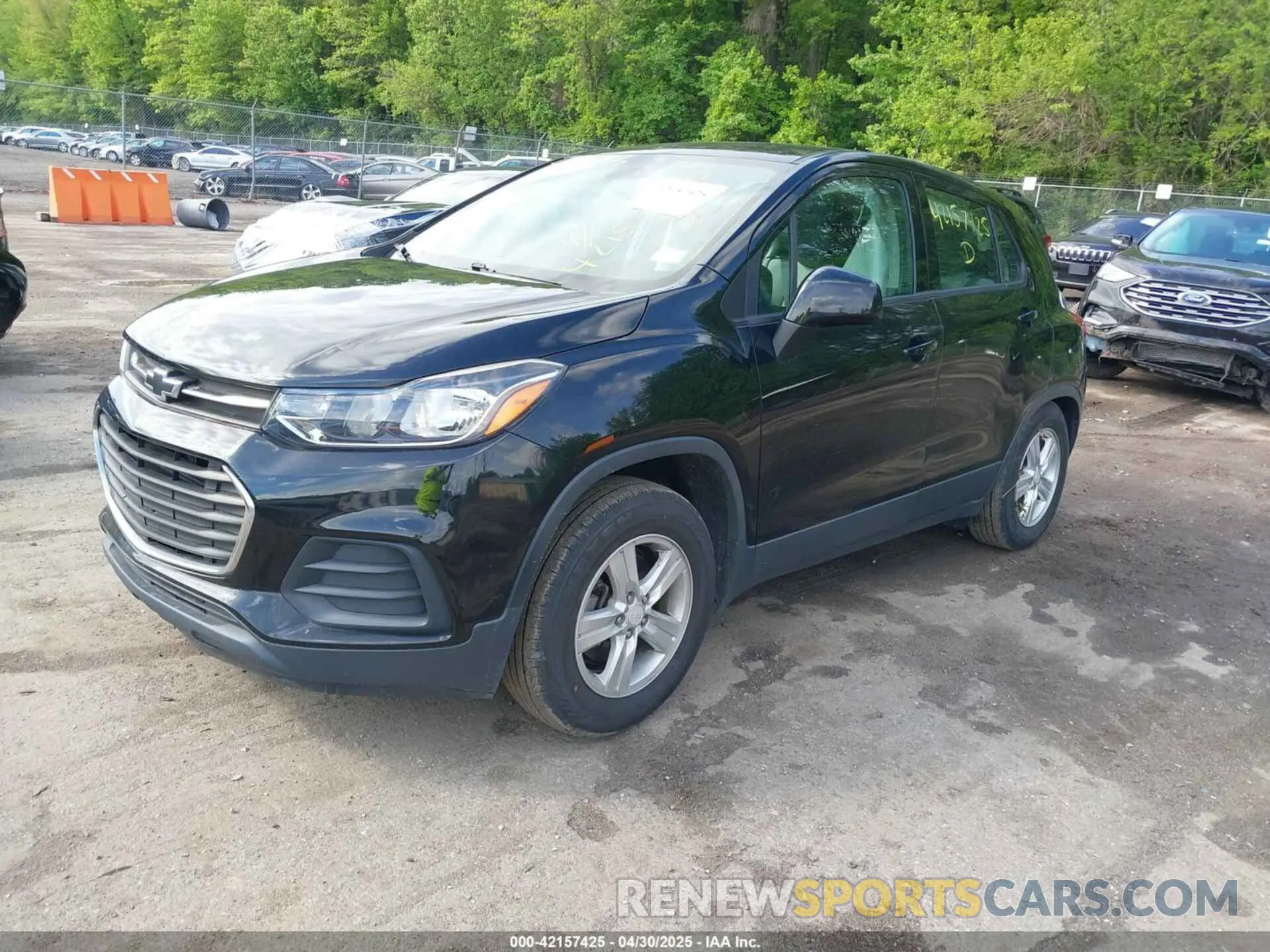2 Photograph of a damaged car 3GNCJKSB8LL226077 CHEVROLET TRAX 2020
