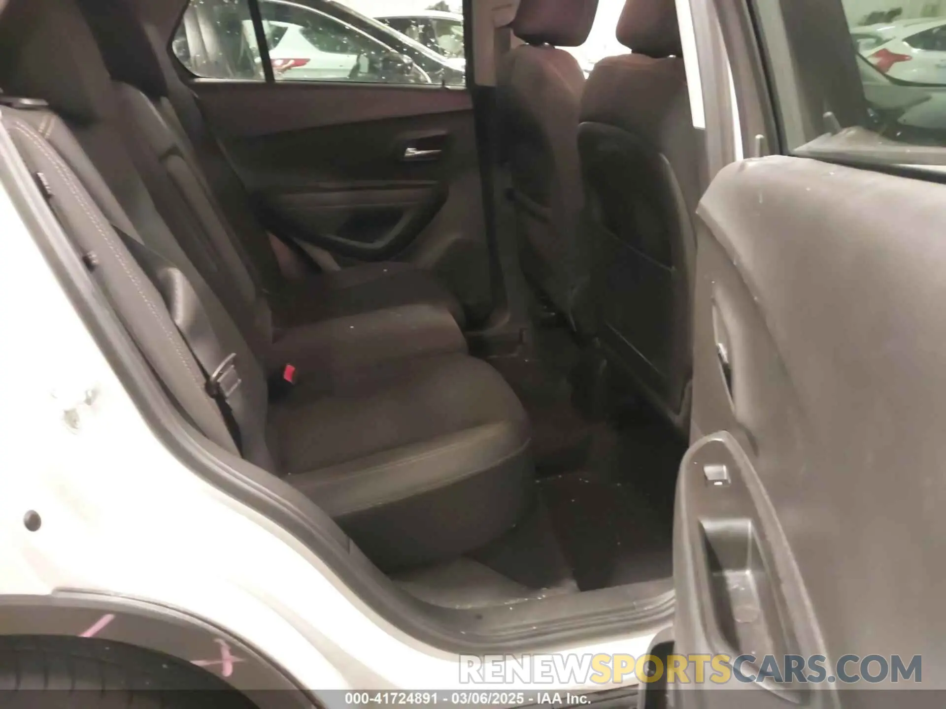 8 Photograph of a damaged car 3GNCJKSB8LL294444 CHEVROLET TRAX 2020
