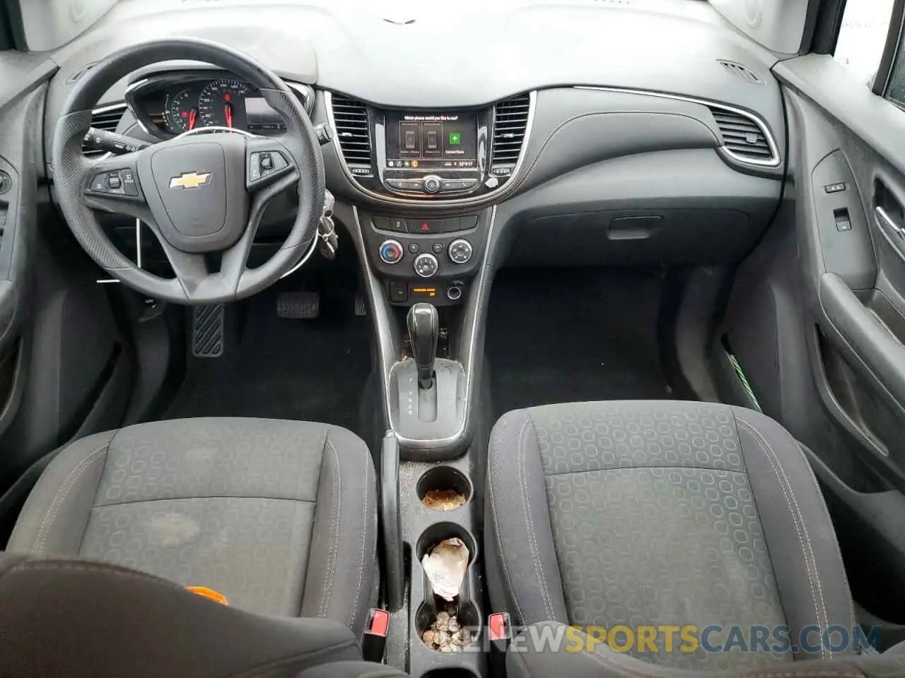 8 Photograph of a damaged car 3GNCJKSB8LL296338 CHEVROLET TRAX 2020