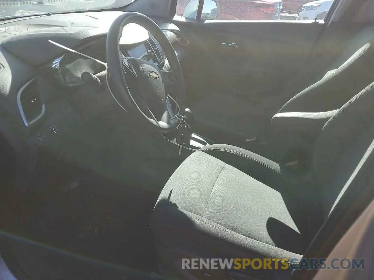 7 Photograph of a damaged car 3GNCJKSB9LL127686 CHEVROLET TRAX 2020