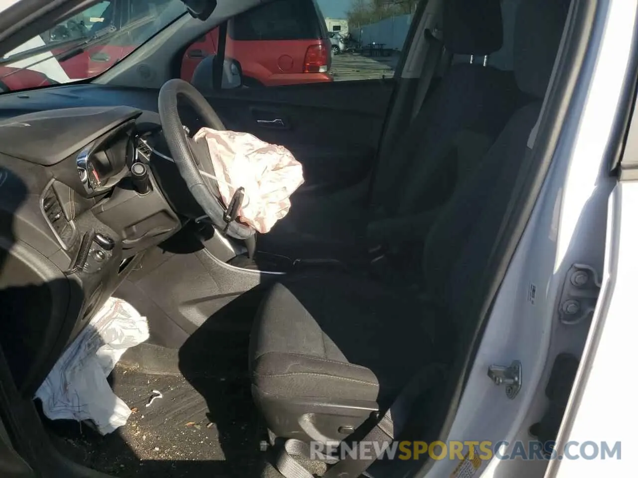 7 Photograph of a damaged car 3GNCJKSB9LL136792 CHEVROLET TRAX 2020