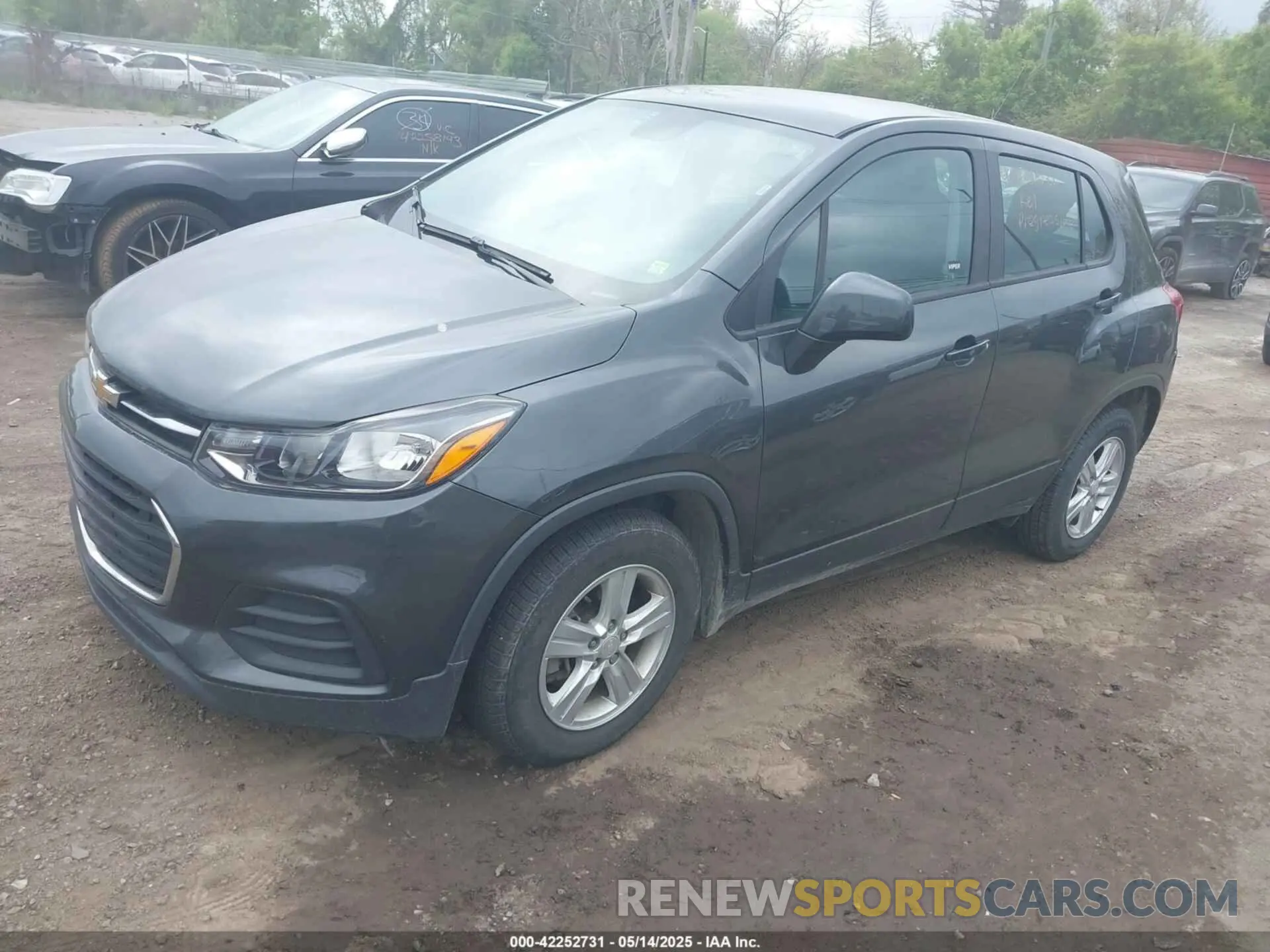 2 Photograph of a damaged car 3GNCJKSBXLL128281 CHEVROLET TRAX 2020