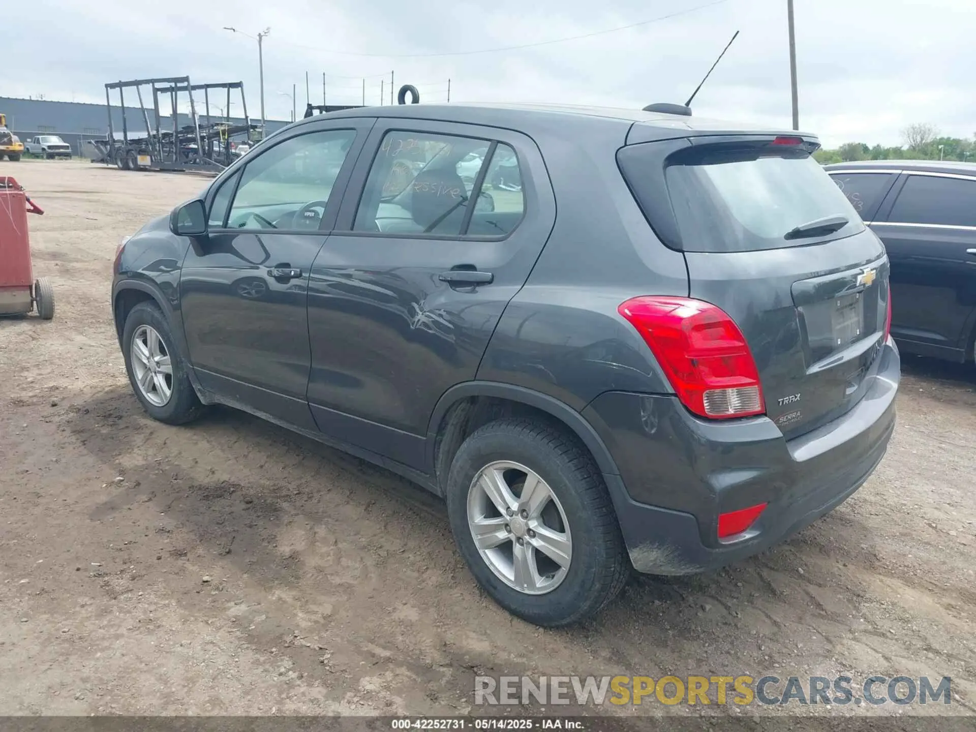3 Photograph of a damaged car 3GNCJKSBXLL128281 CHEVROLET TRAX 2020