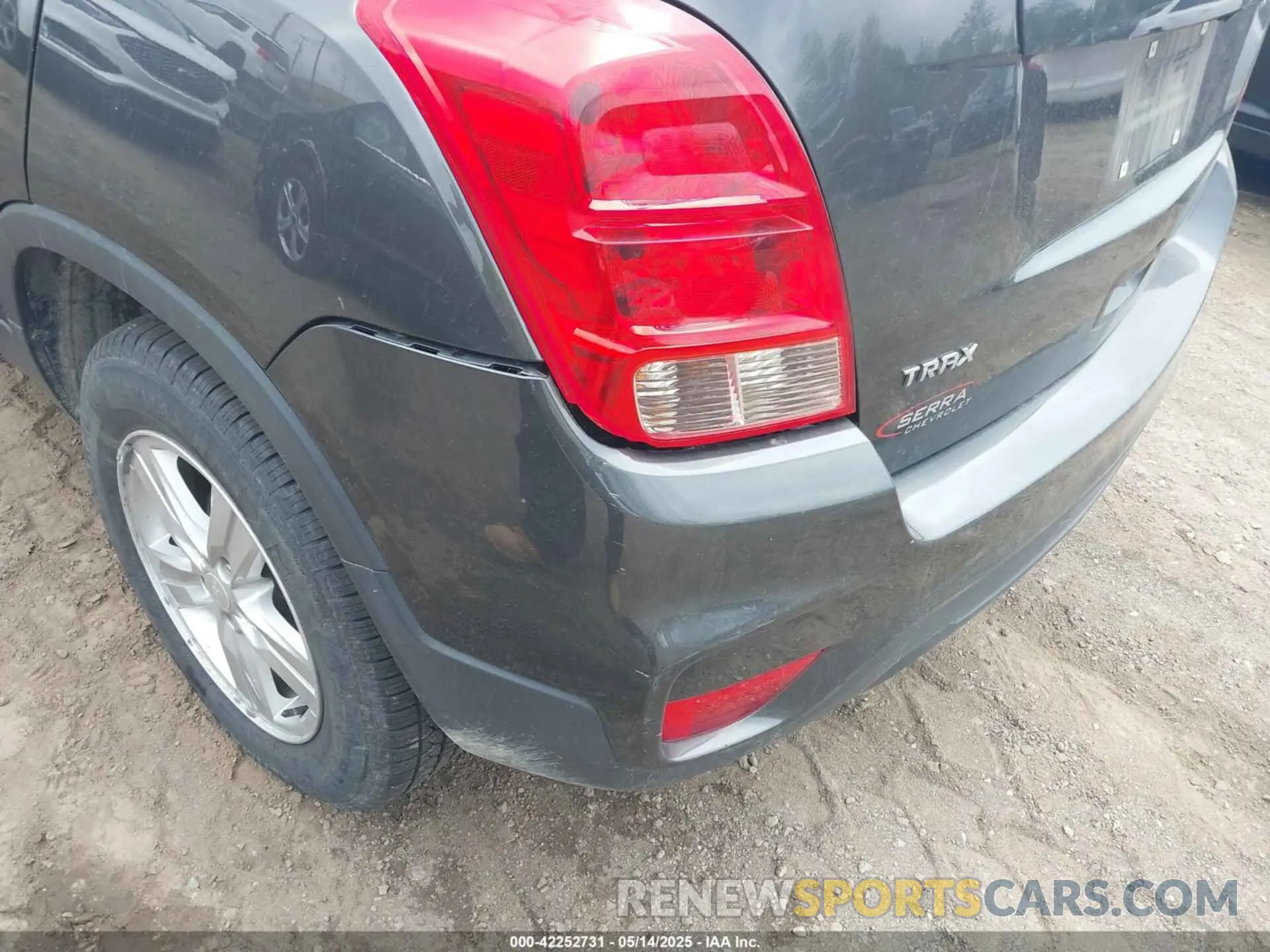 6 Photograph of a damaged car 3GNCJKSBXLL128281 CHEVROLET TRAX 2020