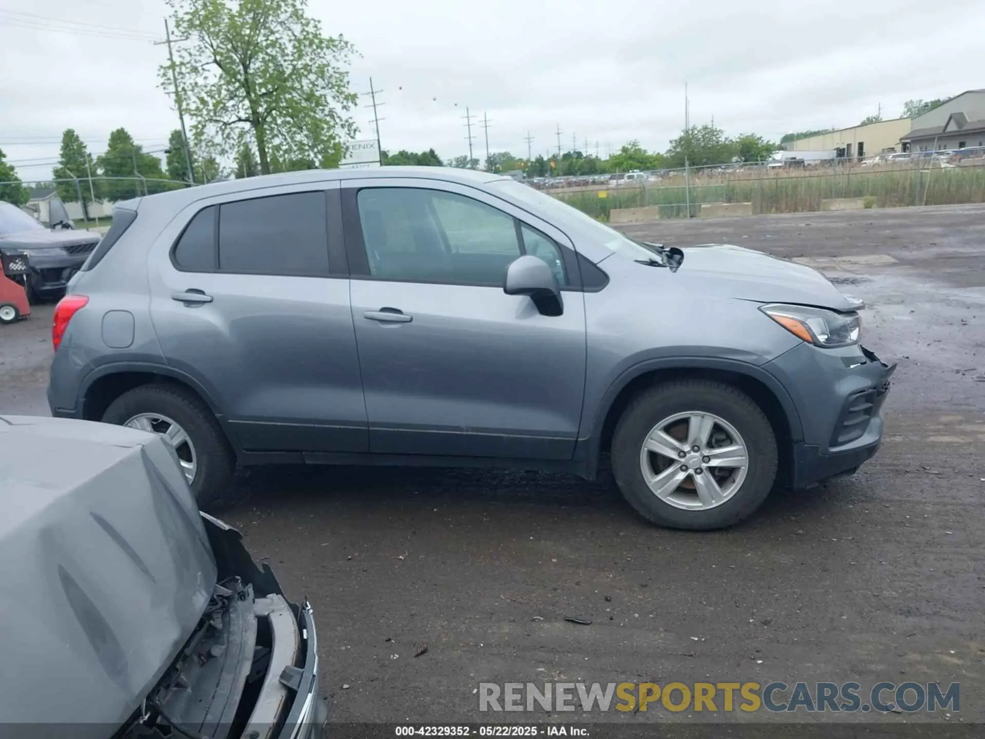 13 Photograph of a damaged car 3GNCJKSBXLL175343 CHEVROLET TRAX 2020