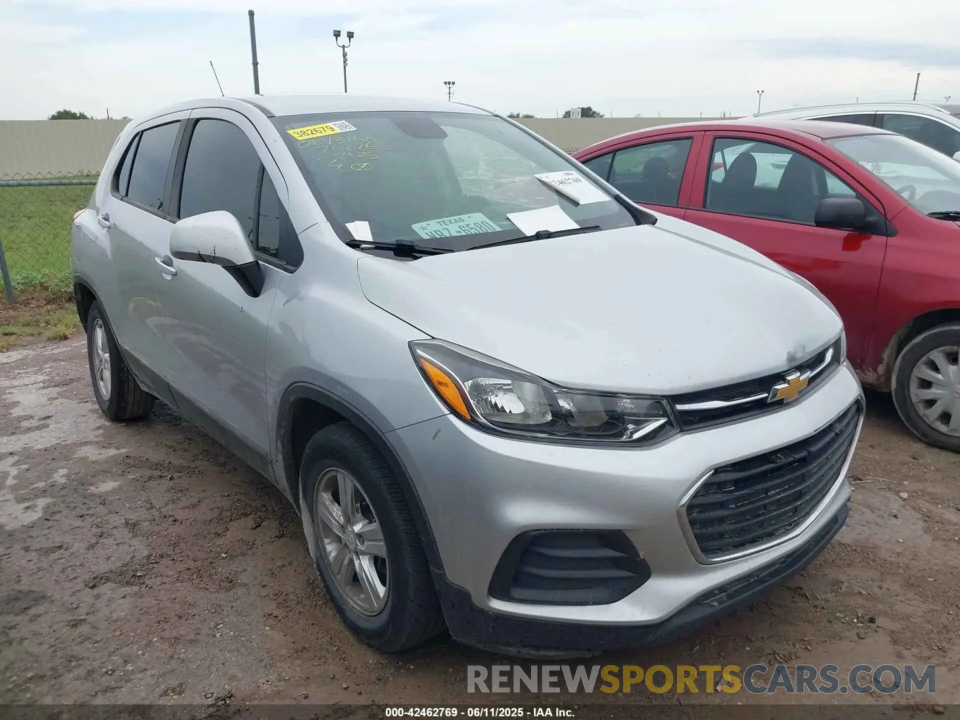 1 Photograph of a damaged car 3GNCJKSBXLL202265 CHEVROLET TRAX 2020