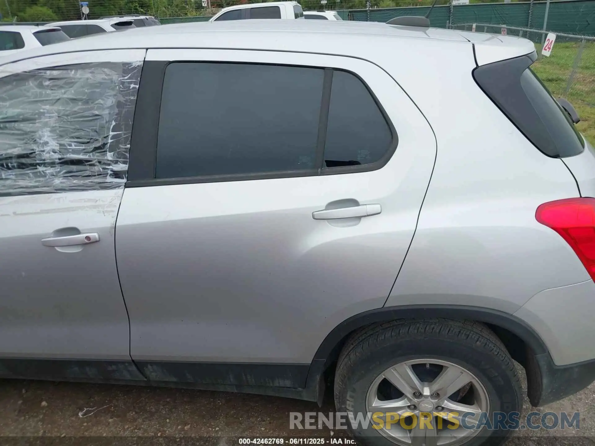 13 Photograph of a damaged car 3GNCJKSBXLL202265 CHEVROLET TRAX 2020