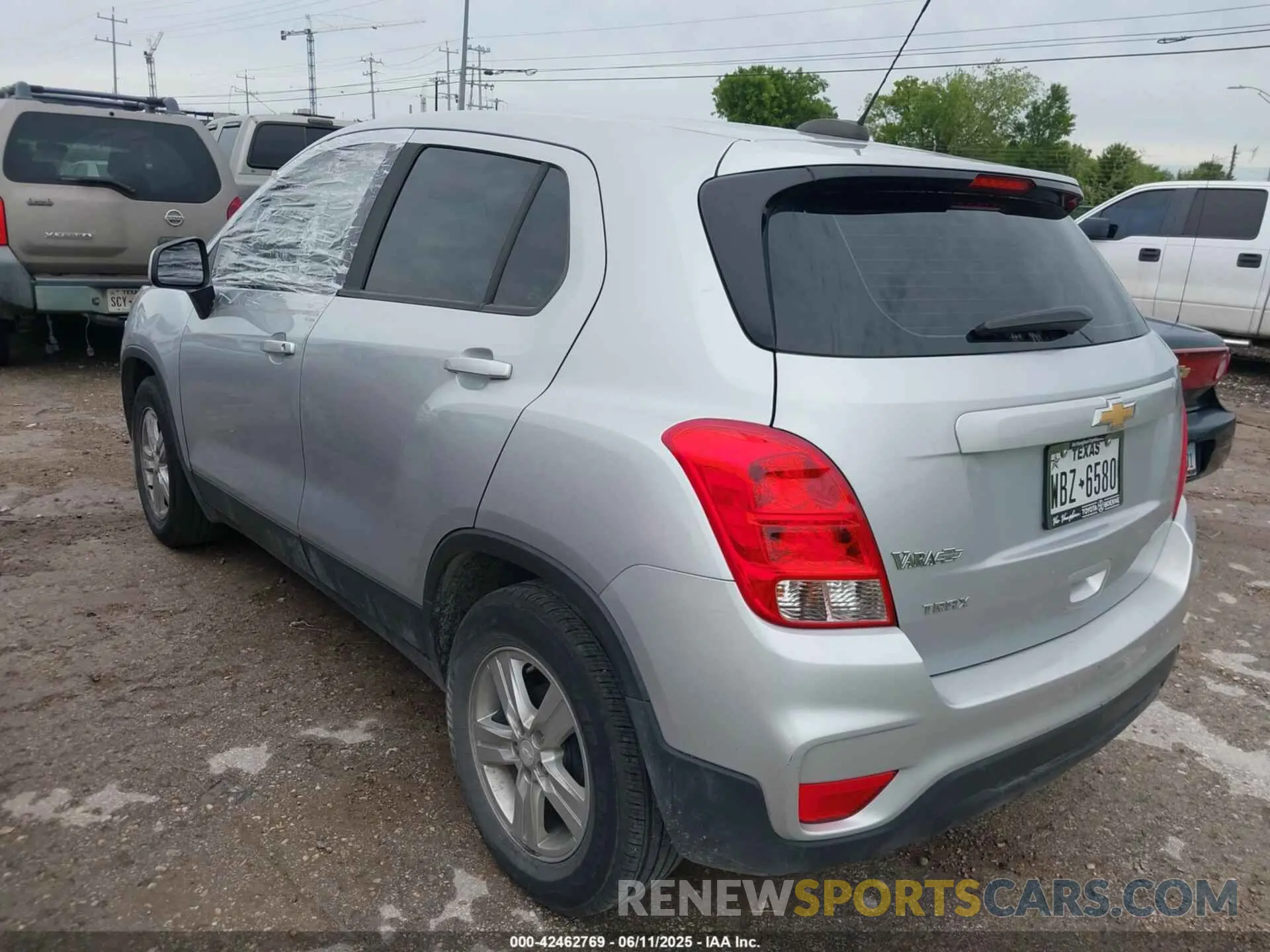 3 Photograph of a damaged car 3GNCJKSBXLL202265 CHEVROLET TRAX 2020